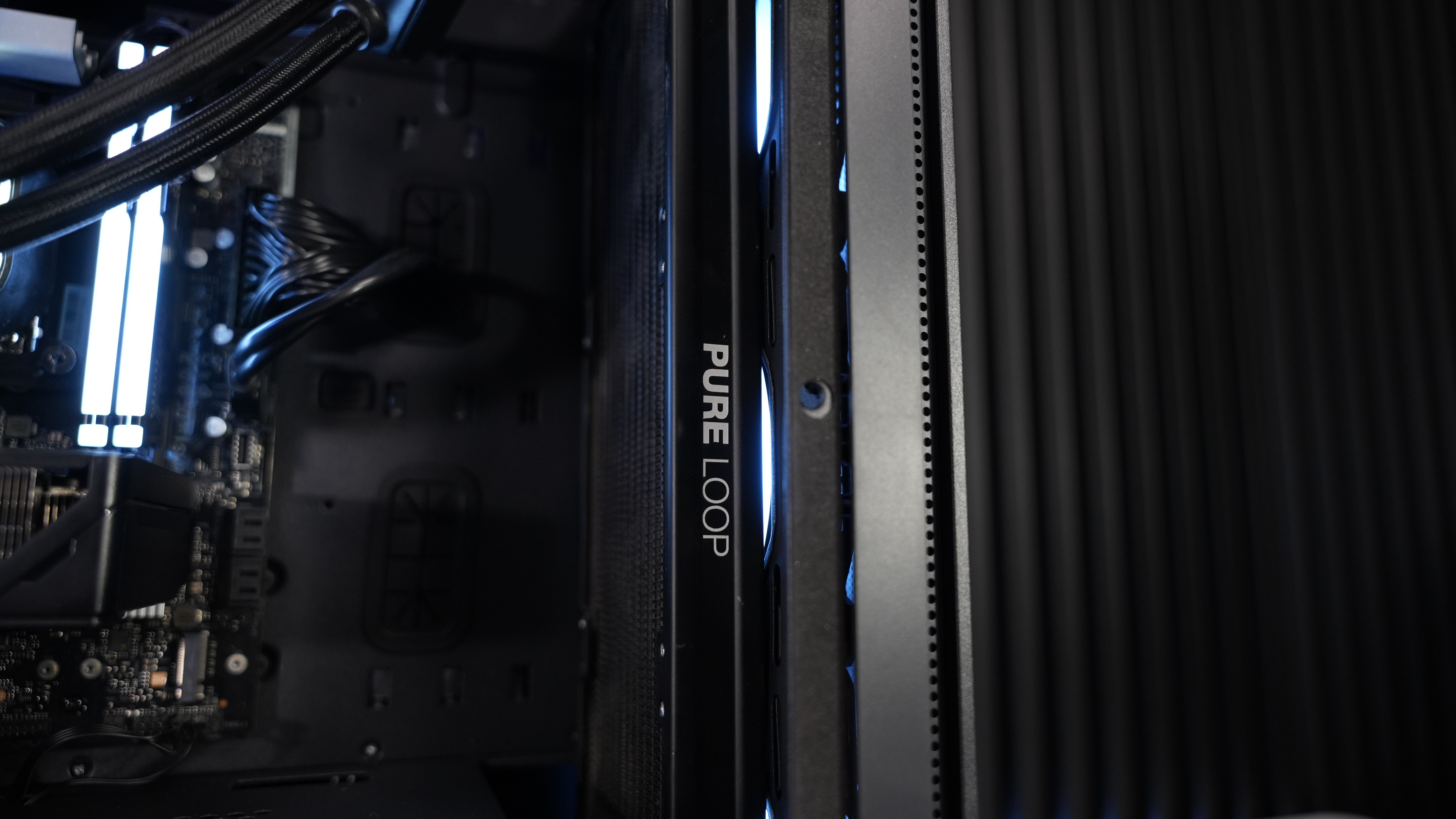 Intel Ultra 5 225F + RTX 5060 Gaming PC