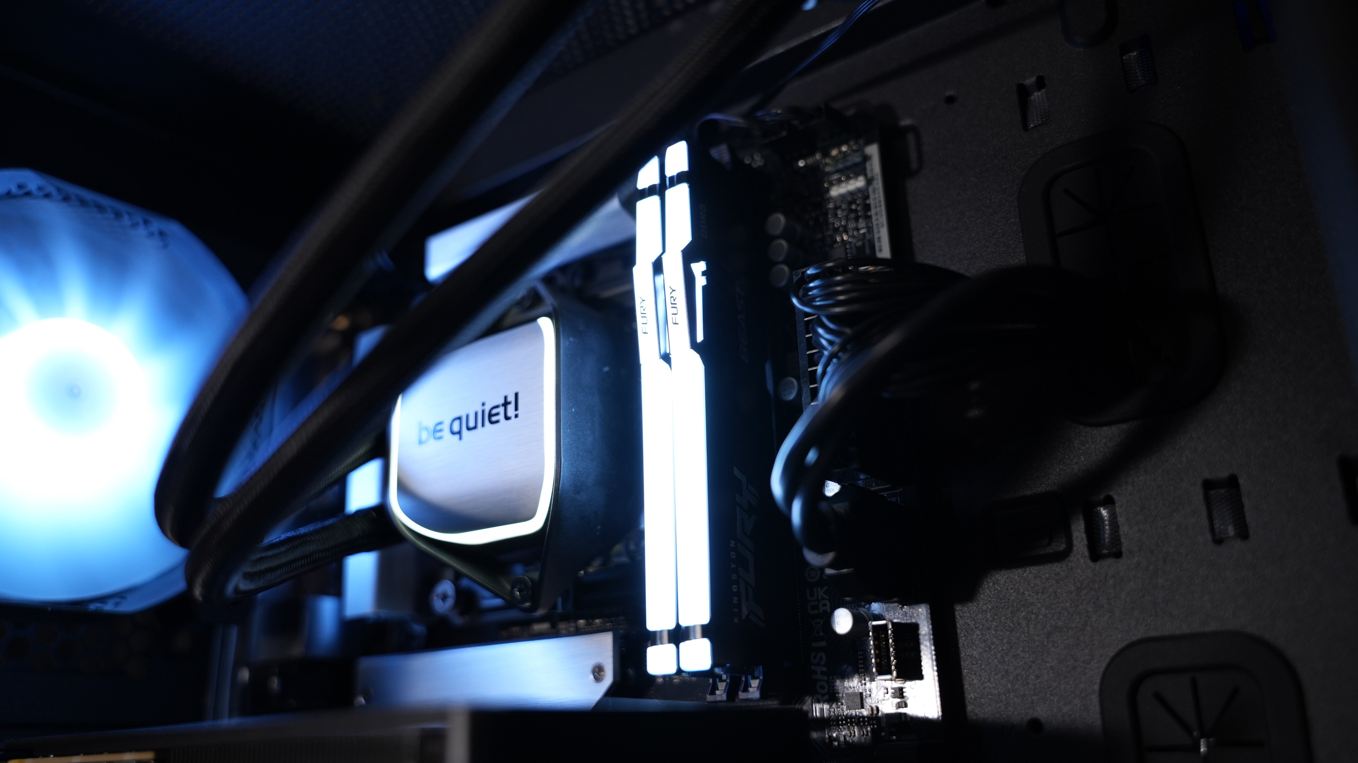 Intel Ultra 5 225F + RTX 5060 Gaming PC