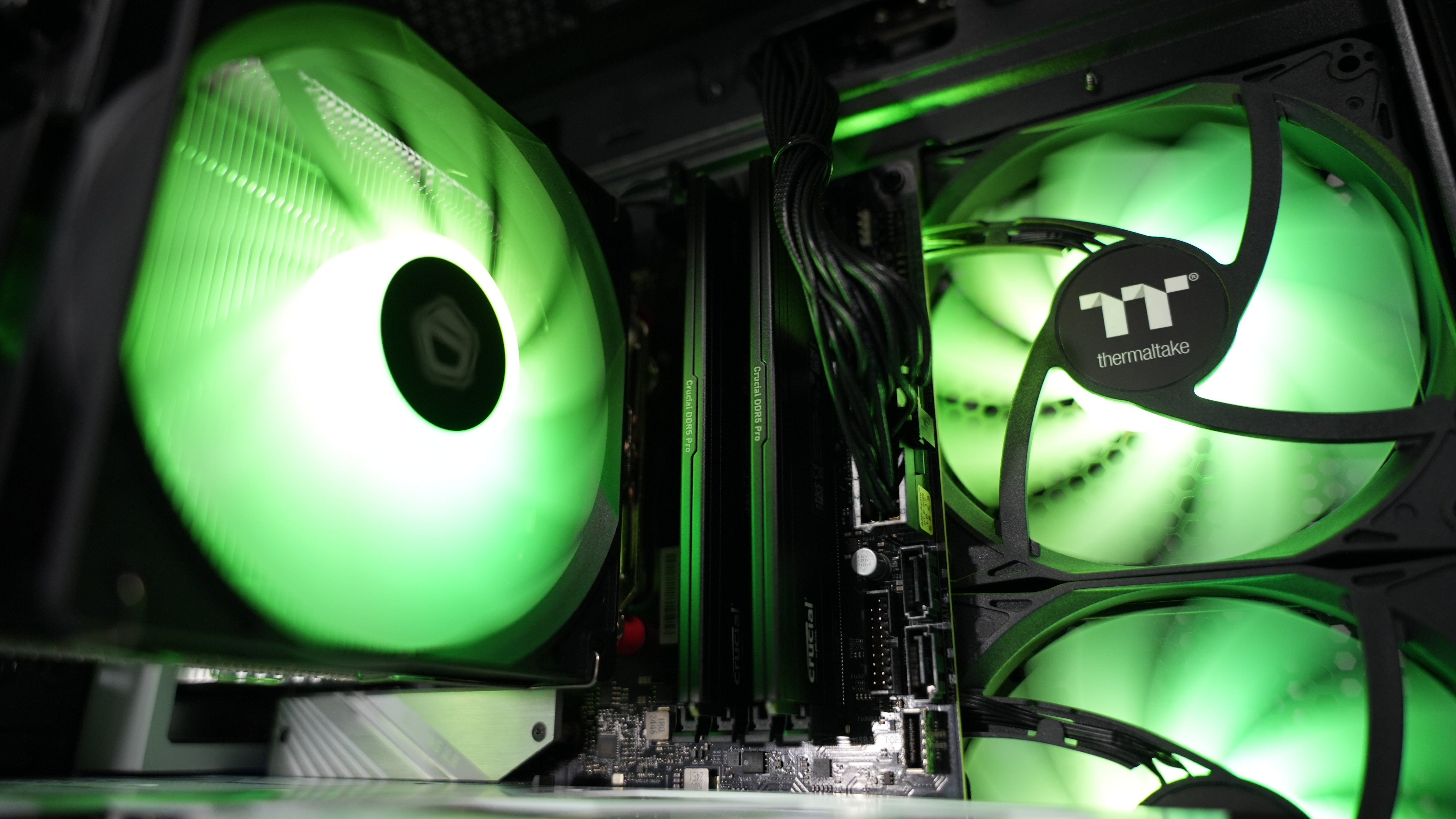 Ryzen 5 9600X + RX 9060XT Gaming PC