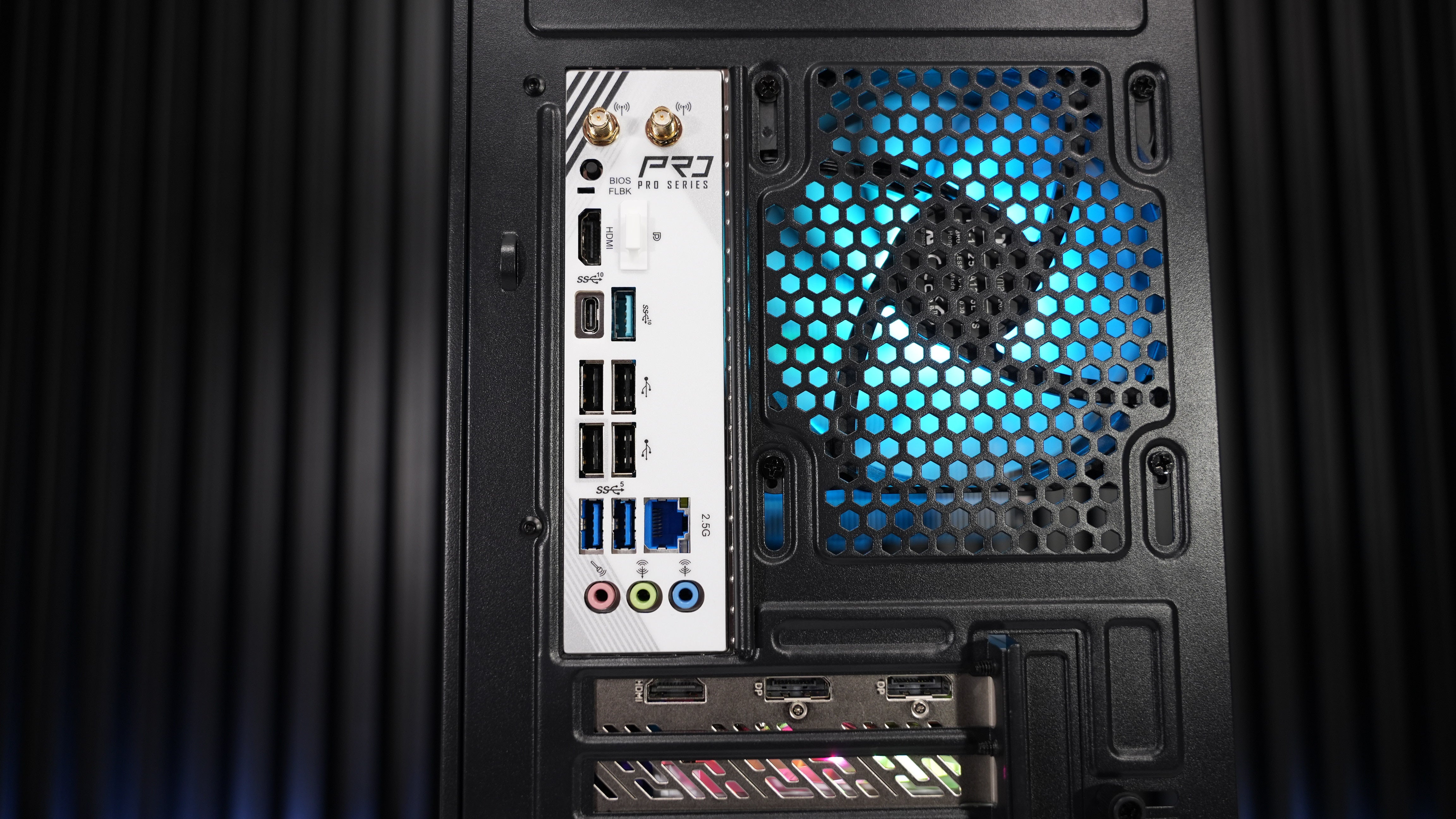 Ryzen 5 9600X + RX 9060XT Gaming PC