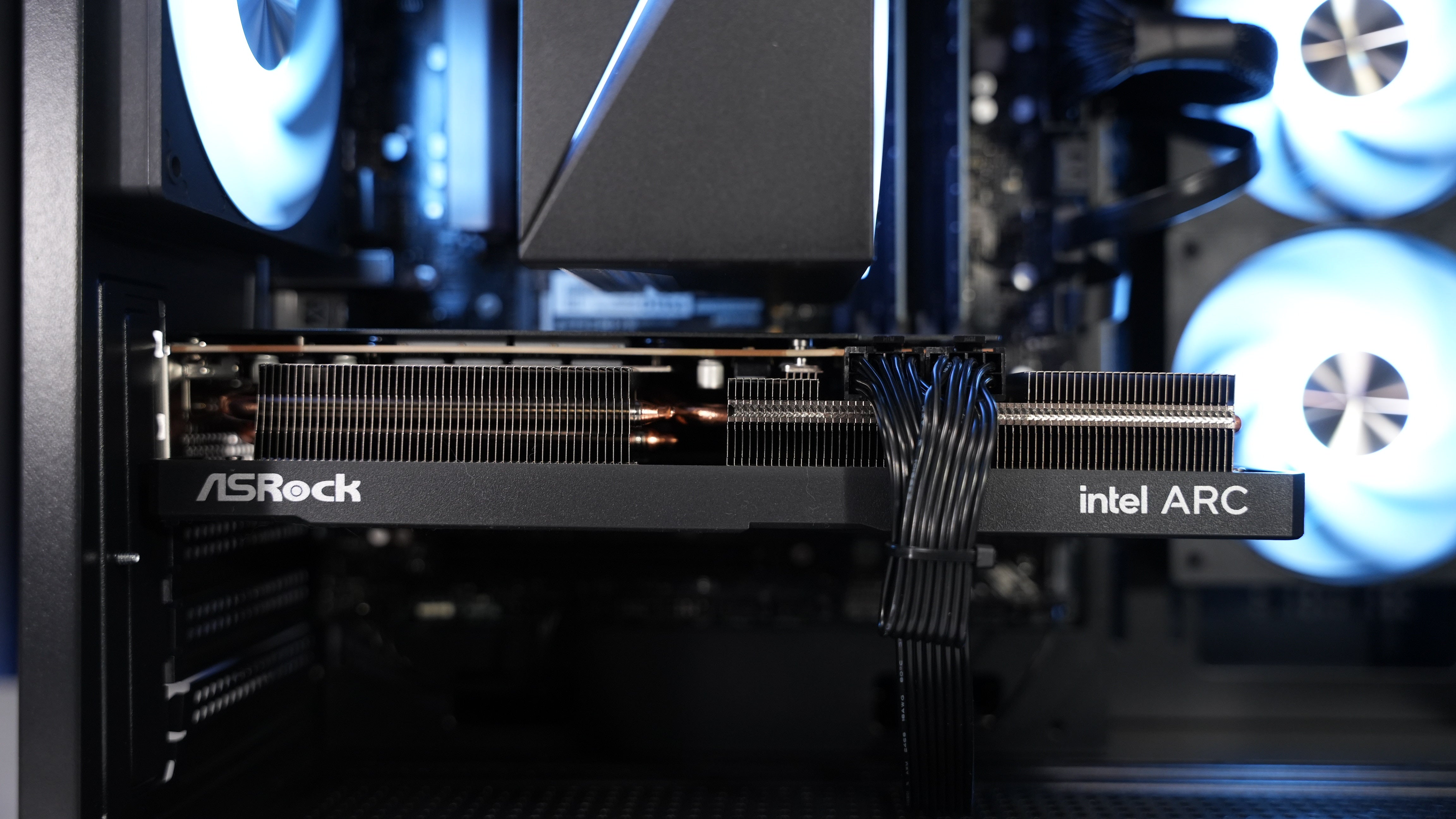 Intel Core 5 120 + Intel Arc A580 Gaming PC