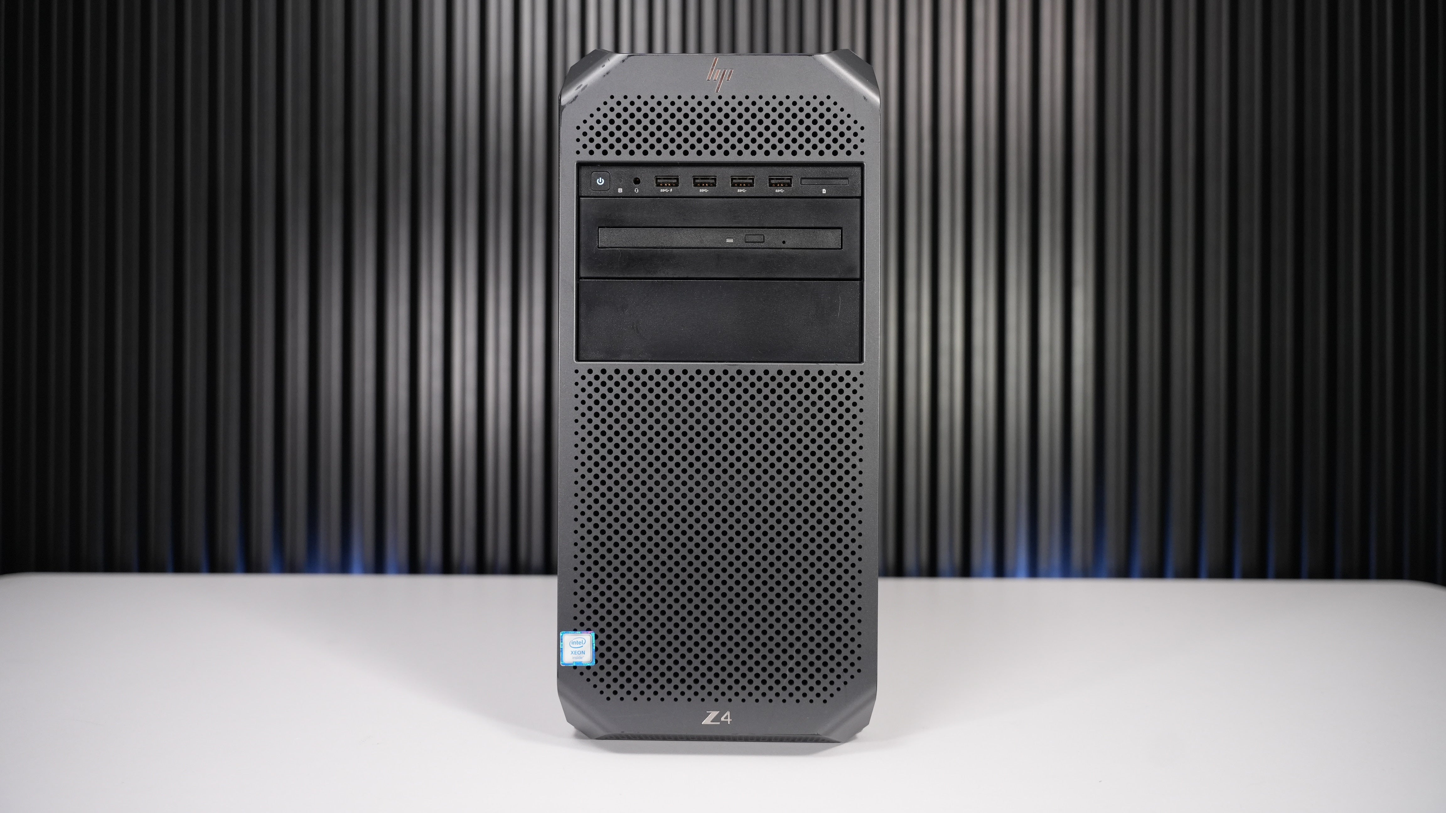 Intel Xeon W-2133 + RTX 2070 Super Gaming PC