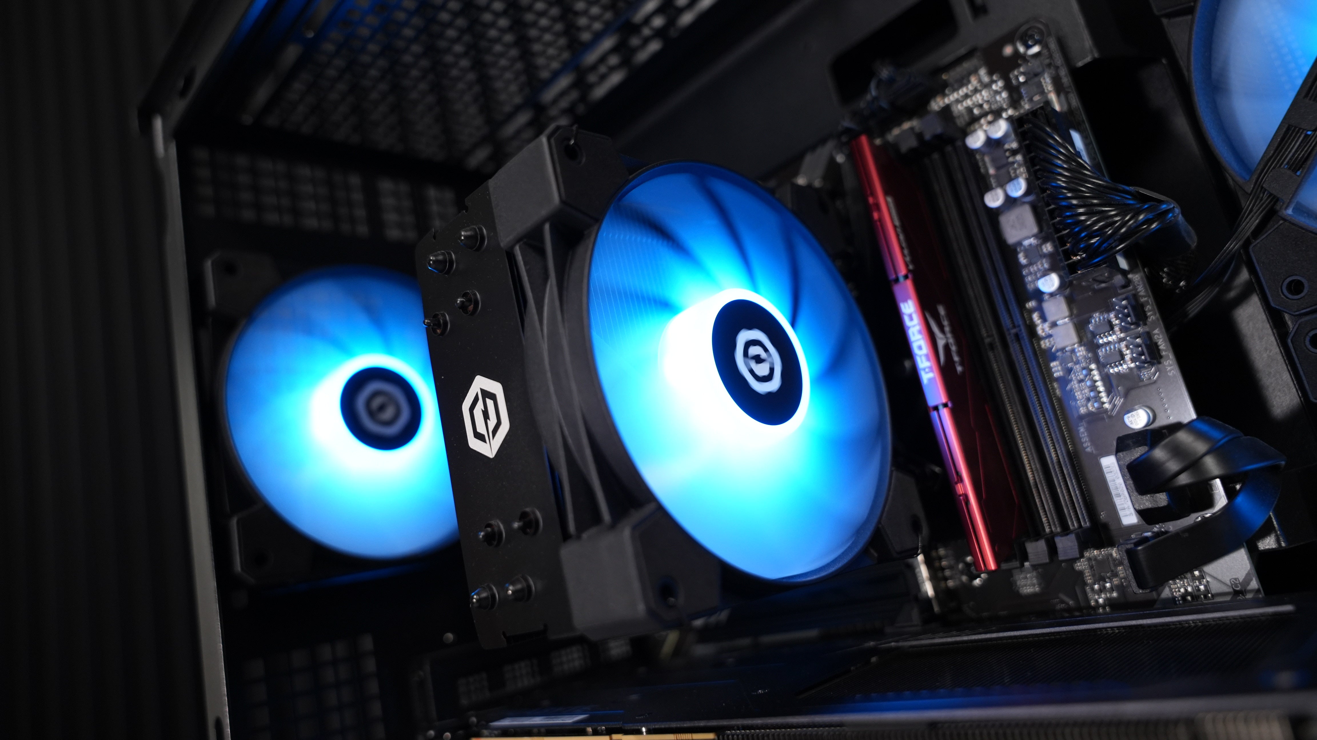 Intel i5 14400F + RTX 5060 Gaming PC