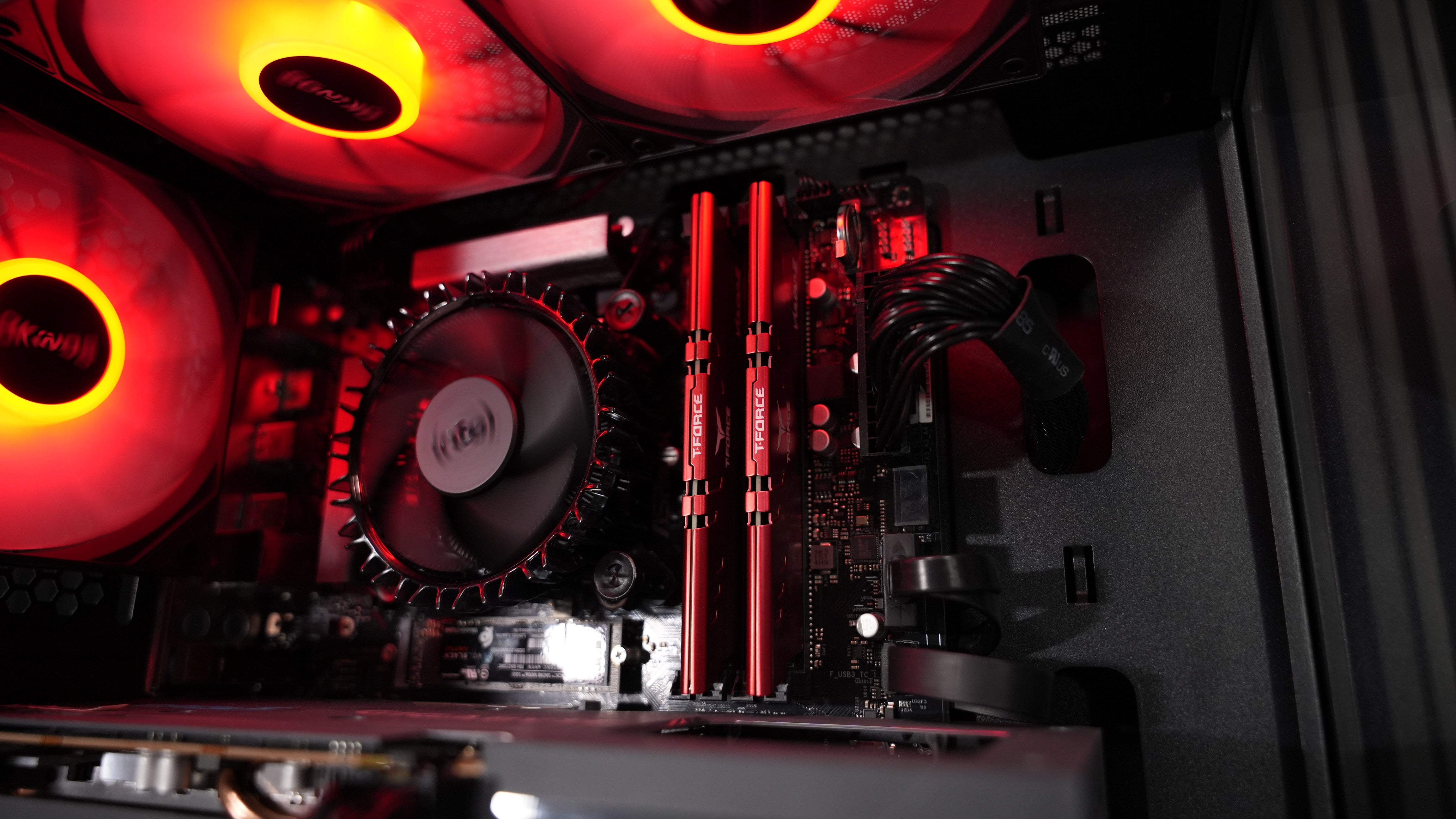 Intel i3 14100 + RX 6600 Gaming PC