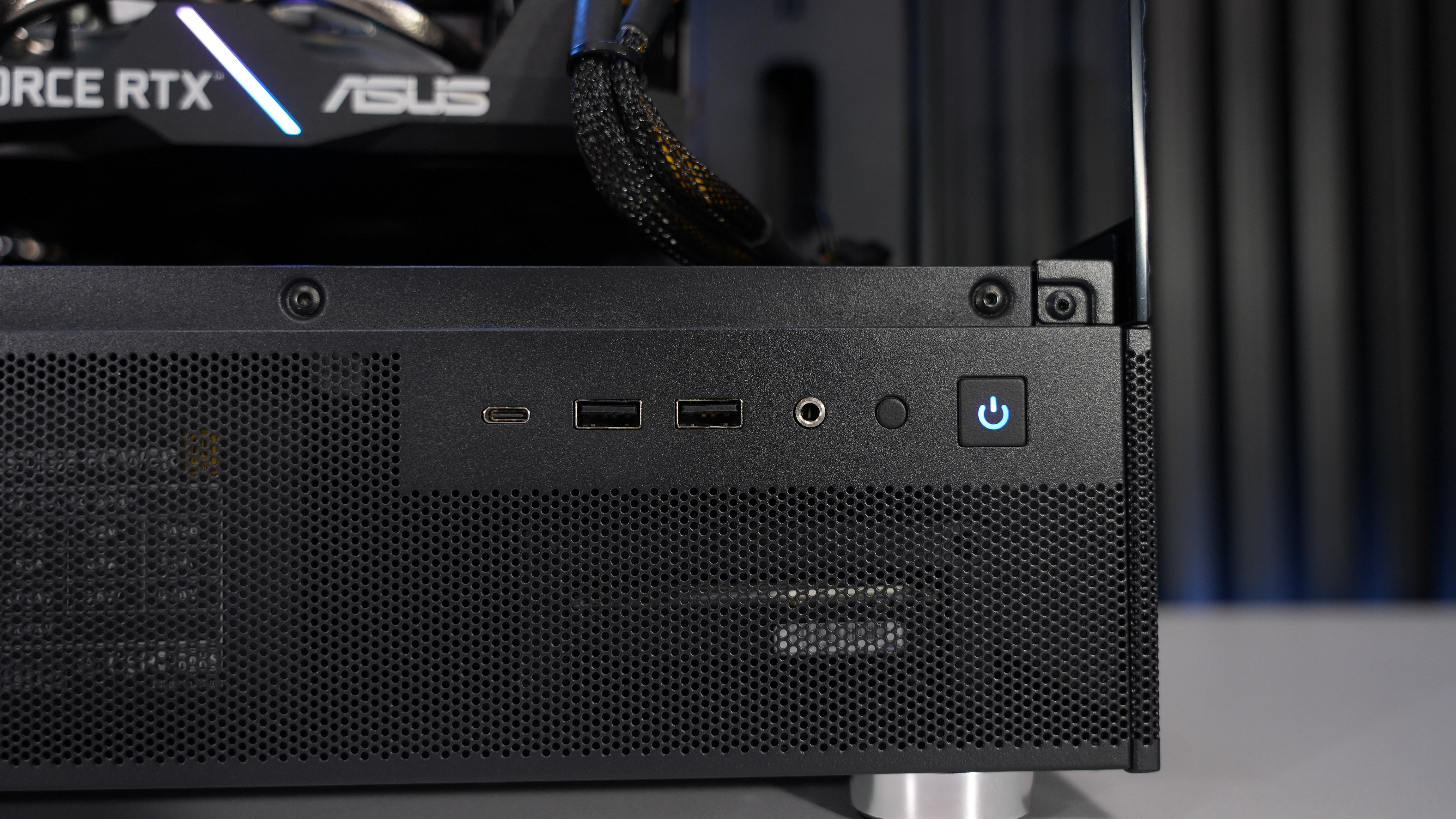 Intel i7 9700F + RTX 2060 Gaming PC