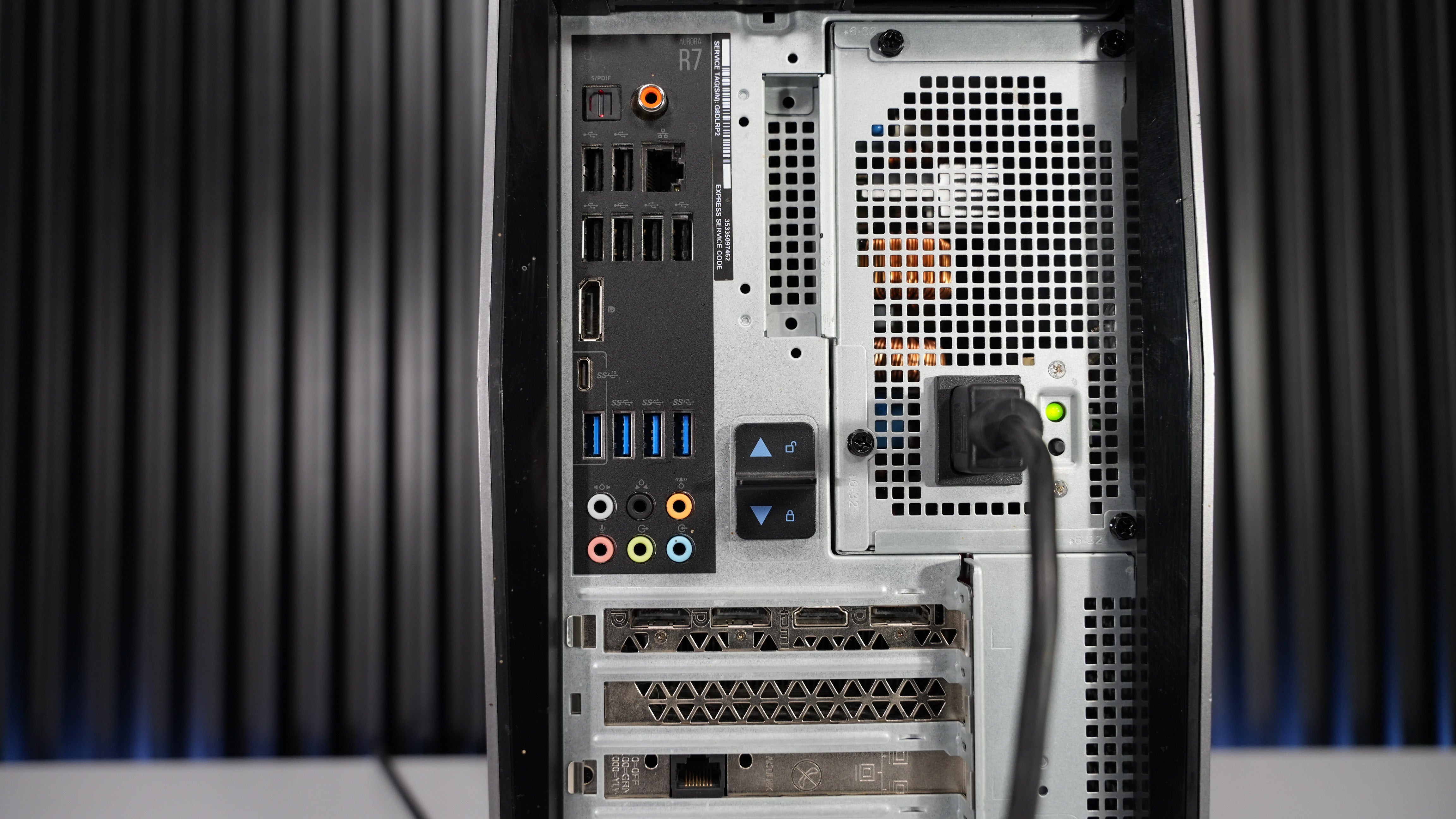 Intel i7 8700K + GTX 1080 Ti Gaming PC