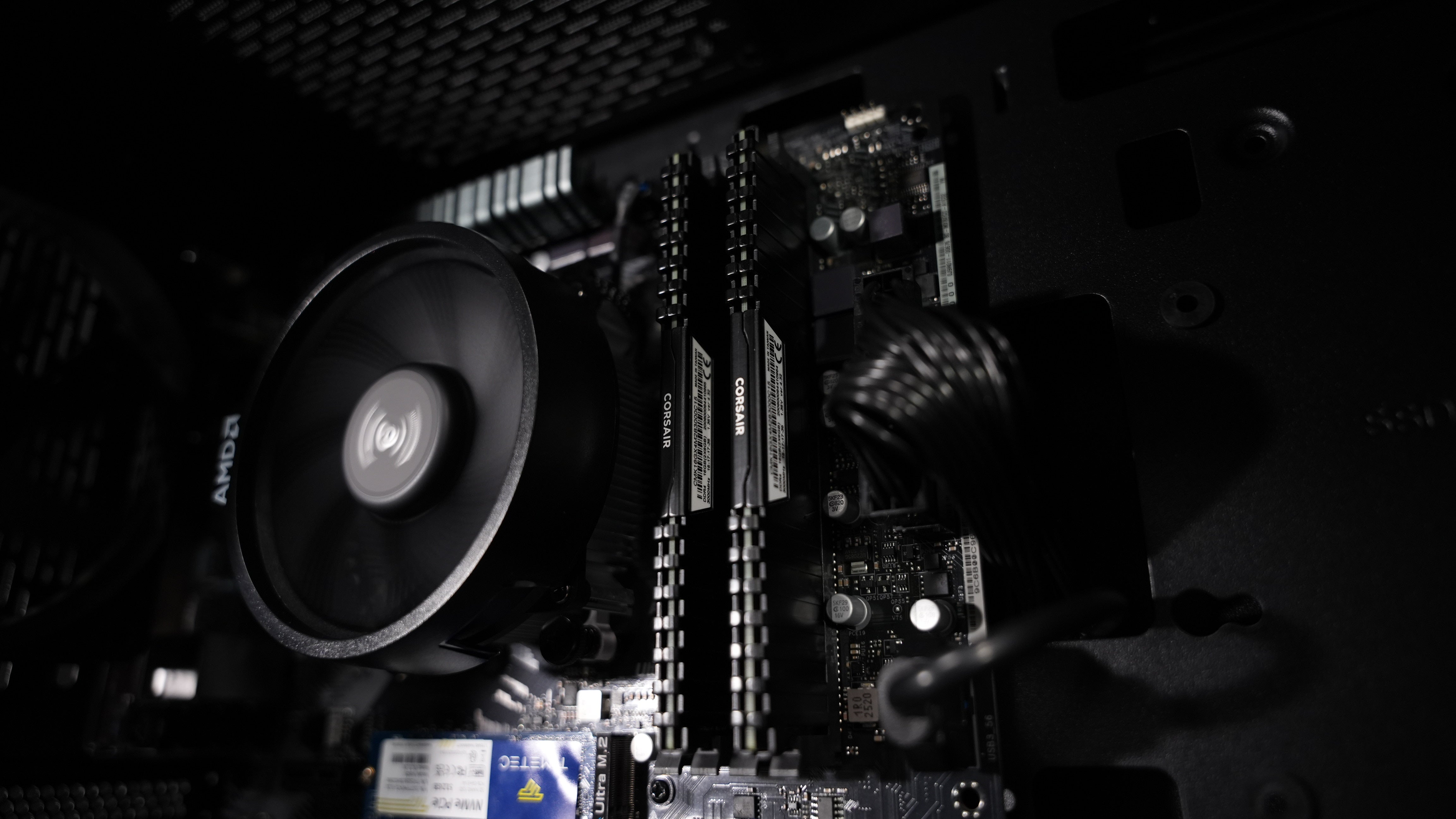 Ryzen 5 2400G + RX 580 Budget Gaming PC