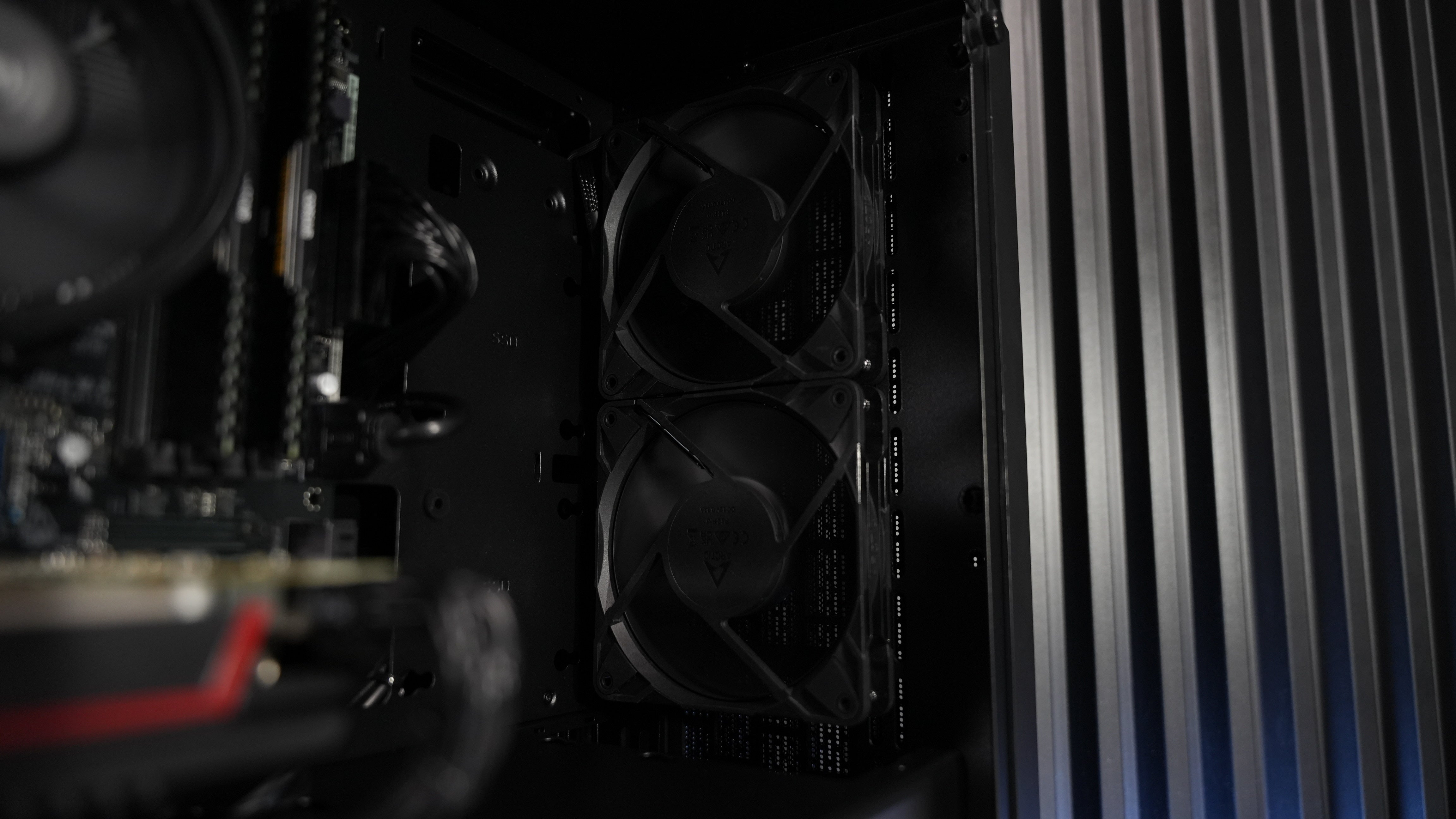 Ryzen 5 2400G + RX 580 Budget Gaming PC