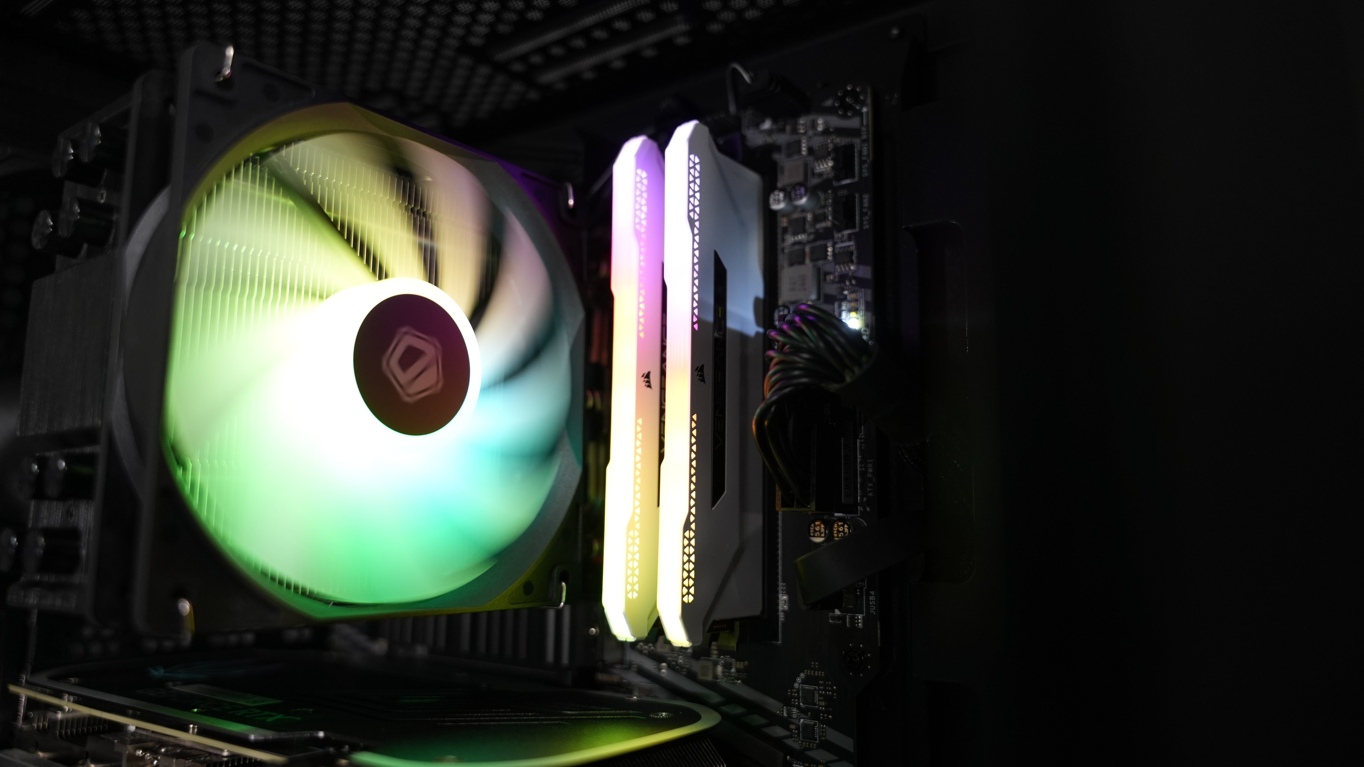 Ryzen 7 5700X + RTX 4070 Gaming PC