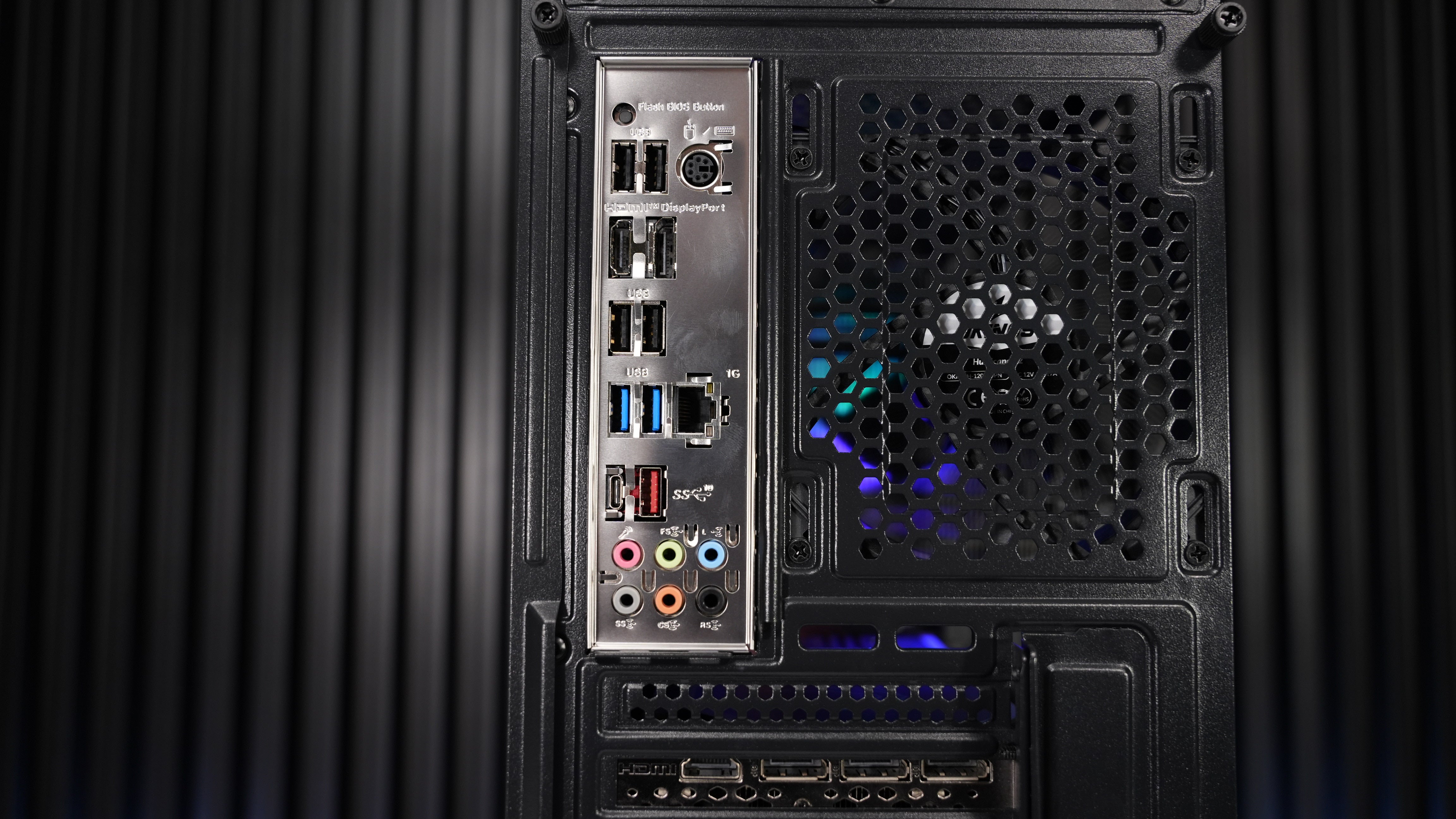 Ryzen 7 5700X + RTX 4070 Gaming PC