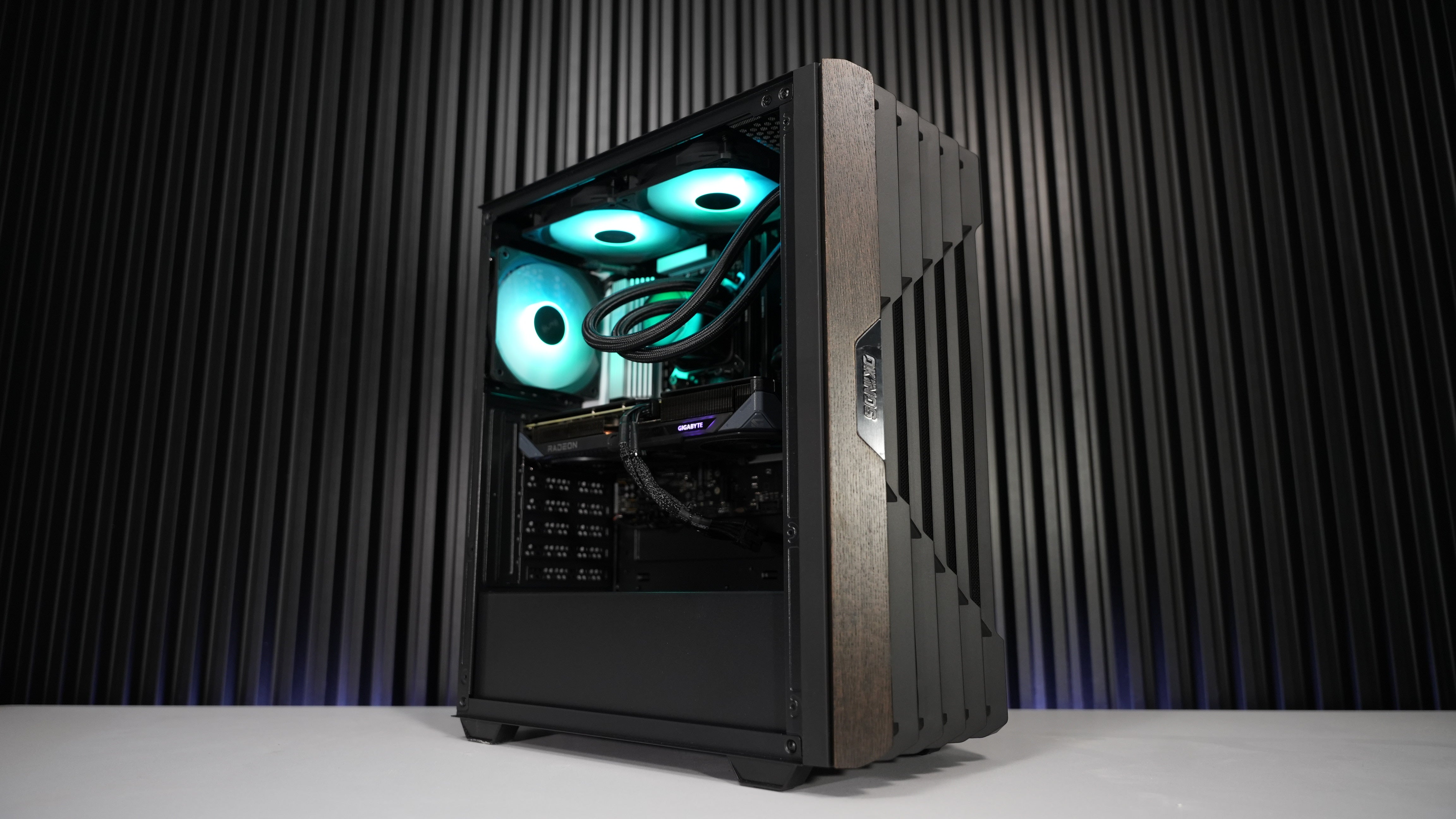 Ryzen 5 8500G + RX 9060 XT Gaming PC