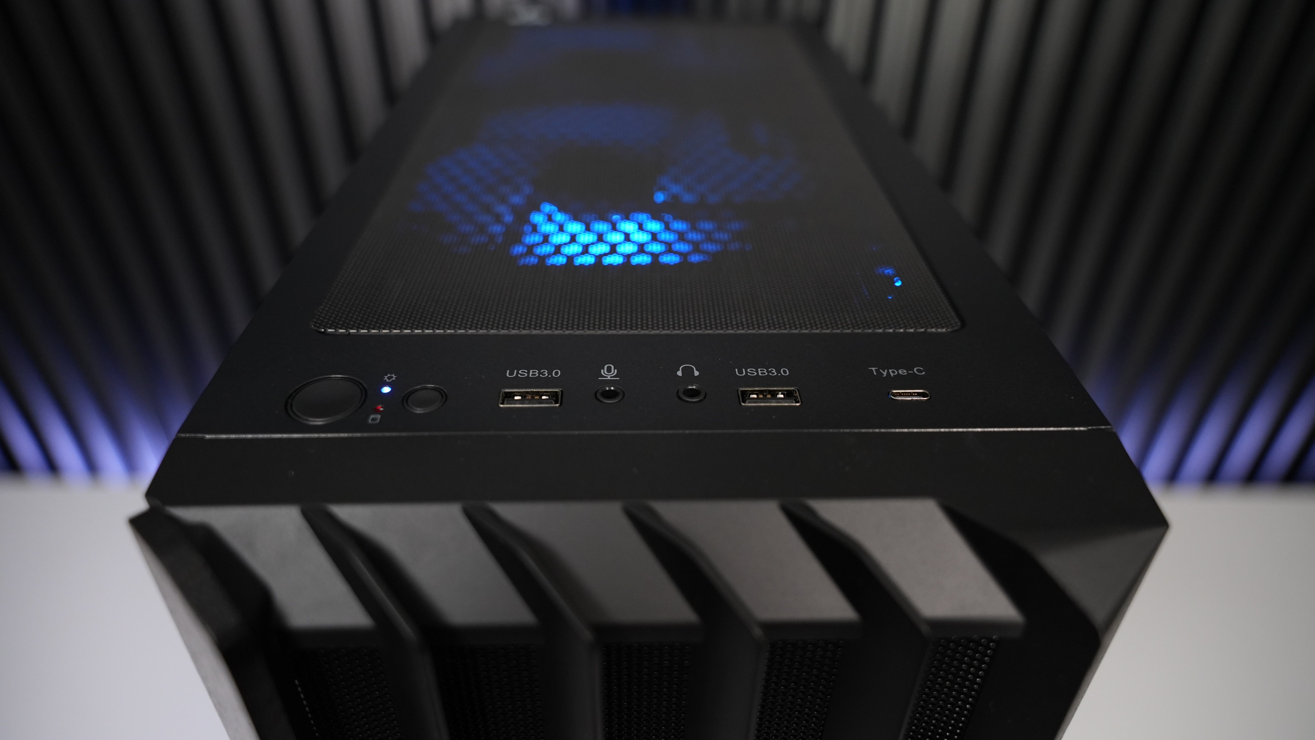 Ryzen 5 8500G + RX 9060 XT Gaming PC