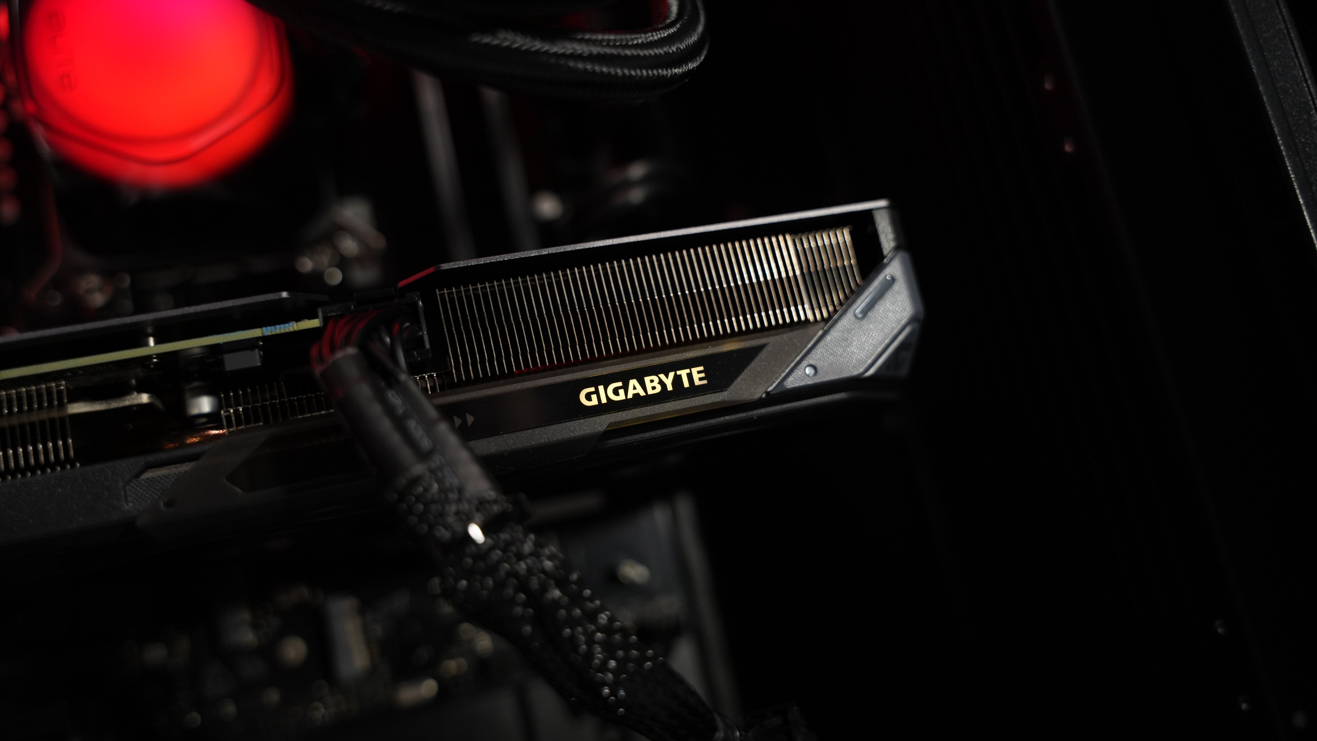 Ryzen 5 8500G + RX 9060 XT Gaming PC