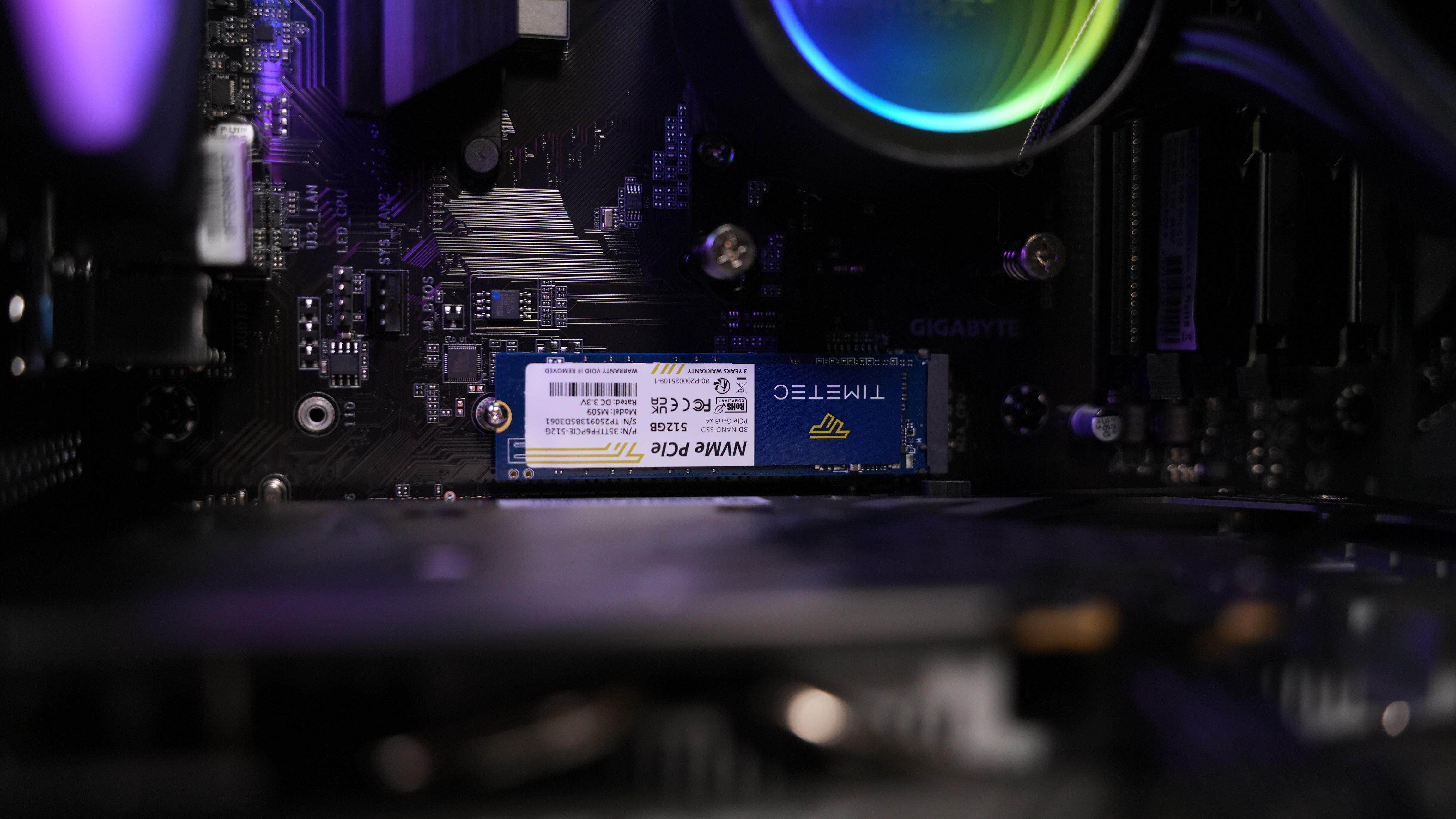 Ryzen 5 3600 + RX 9060XT Gaming PC