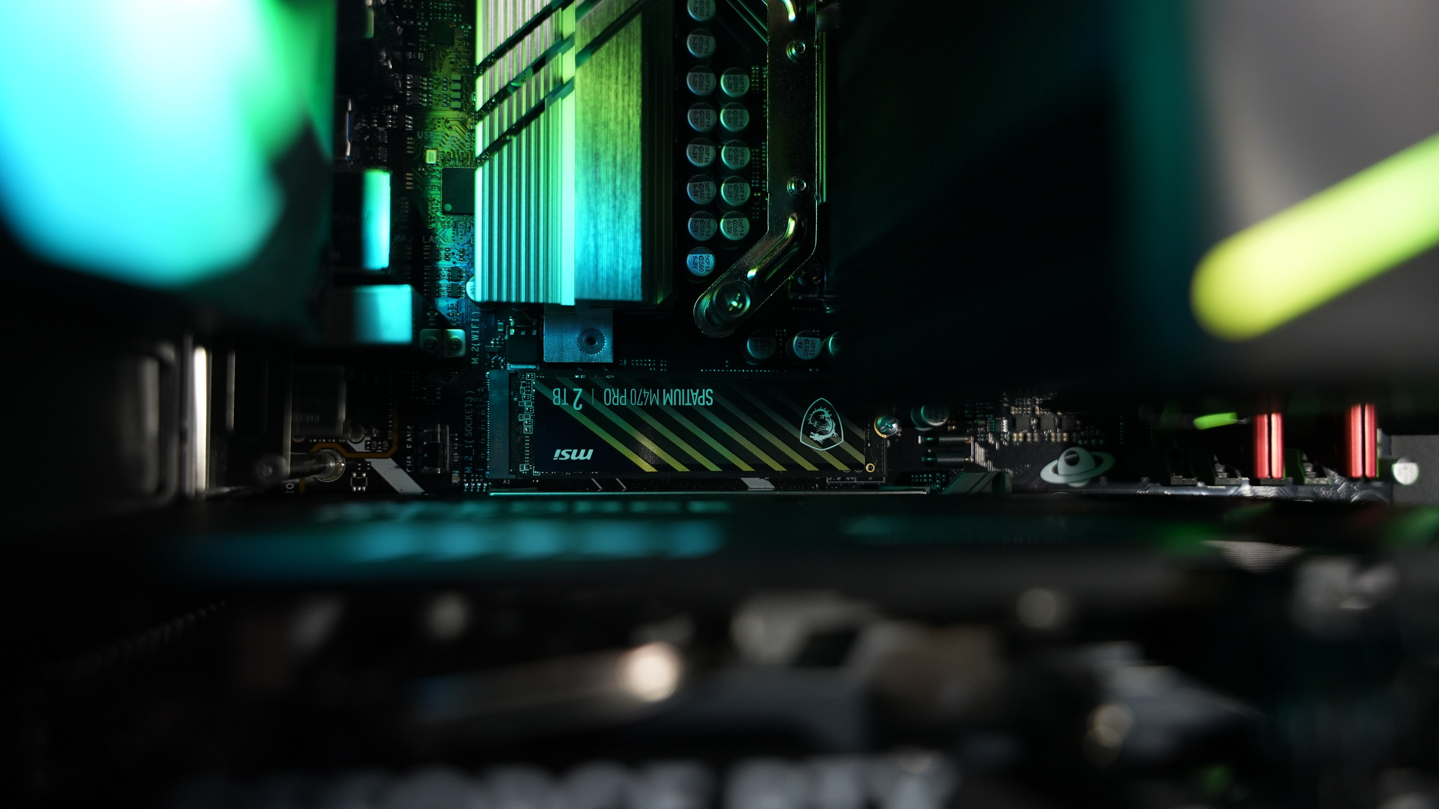 Intel Ultra 5 225F + RTX 5060 Gaming PC