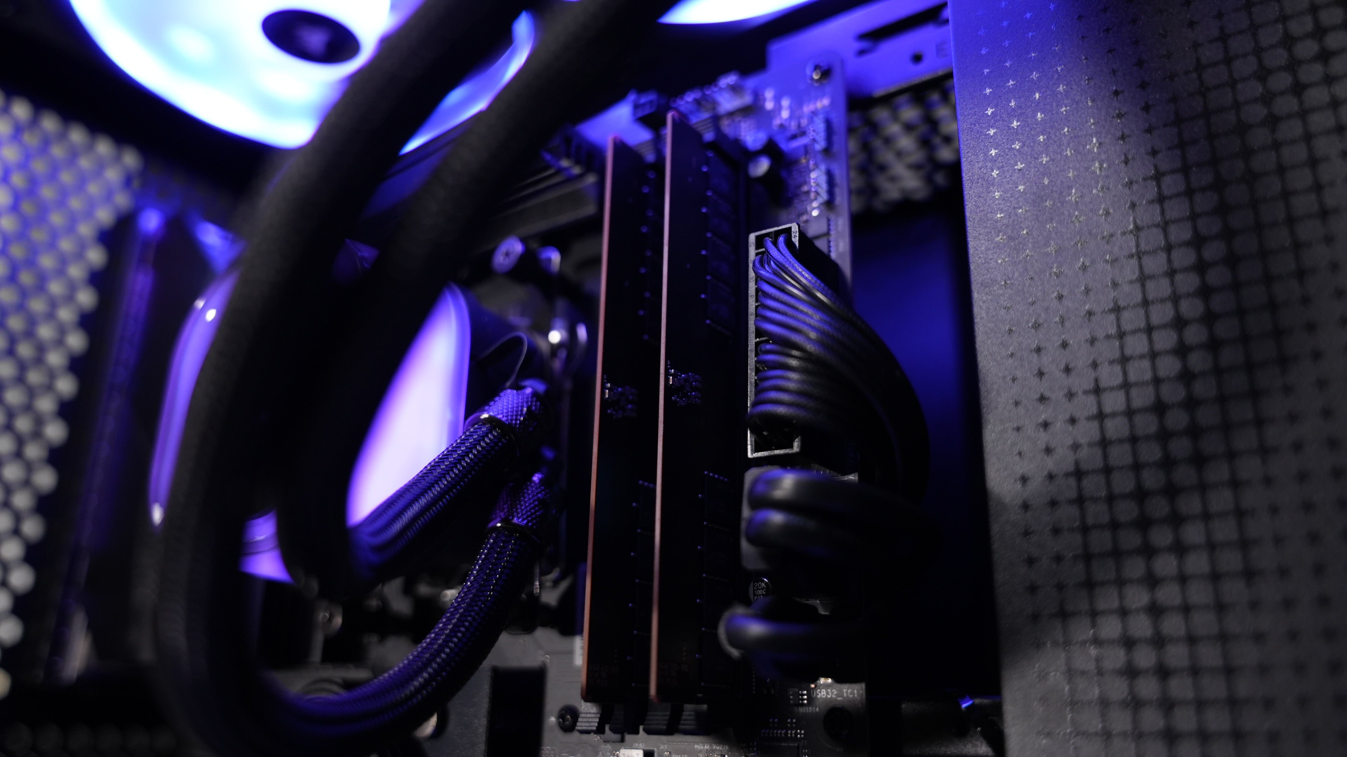 Ryzen 9 9900X + RTX 3090 Gaming/Streaming PC