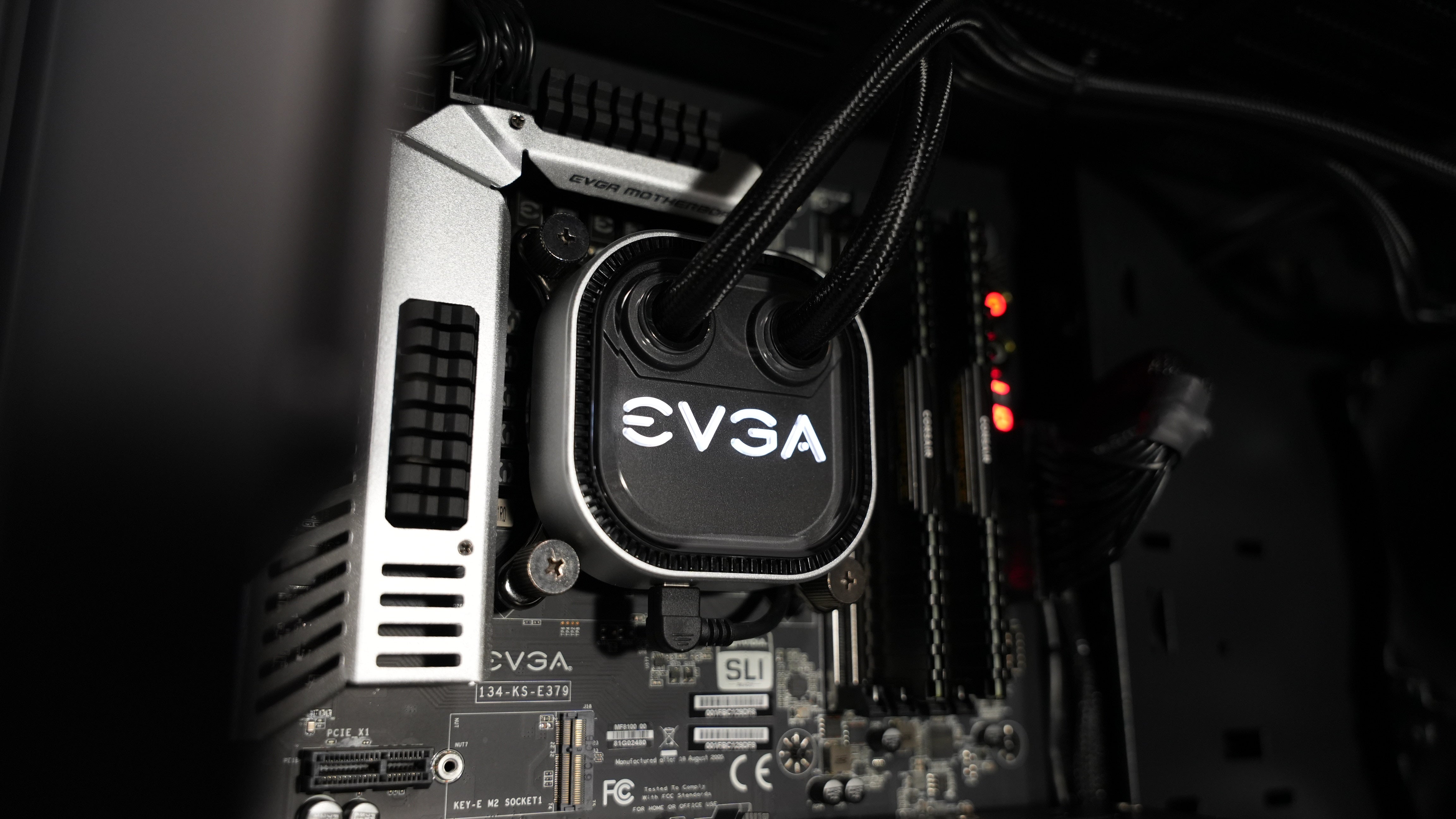 Intel i7 8700 + GTX 1070 Gaming PC