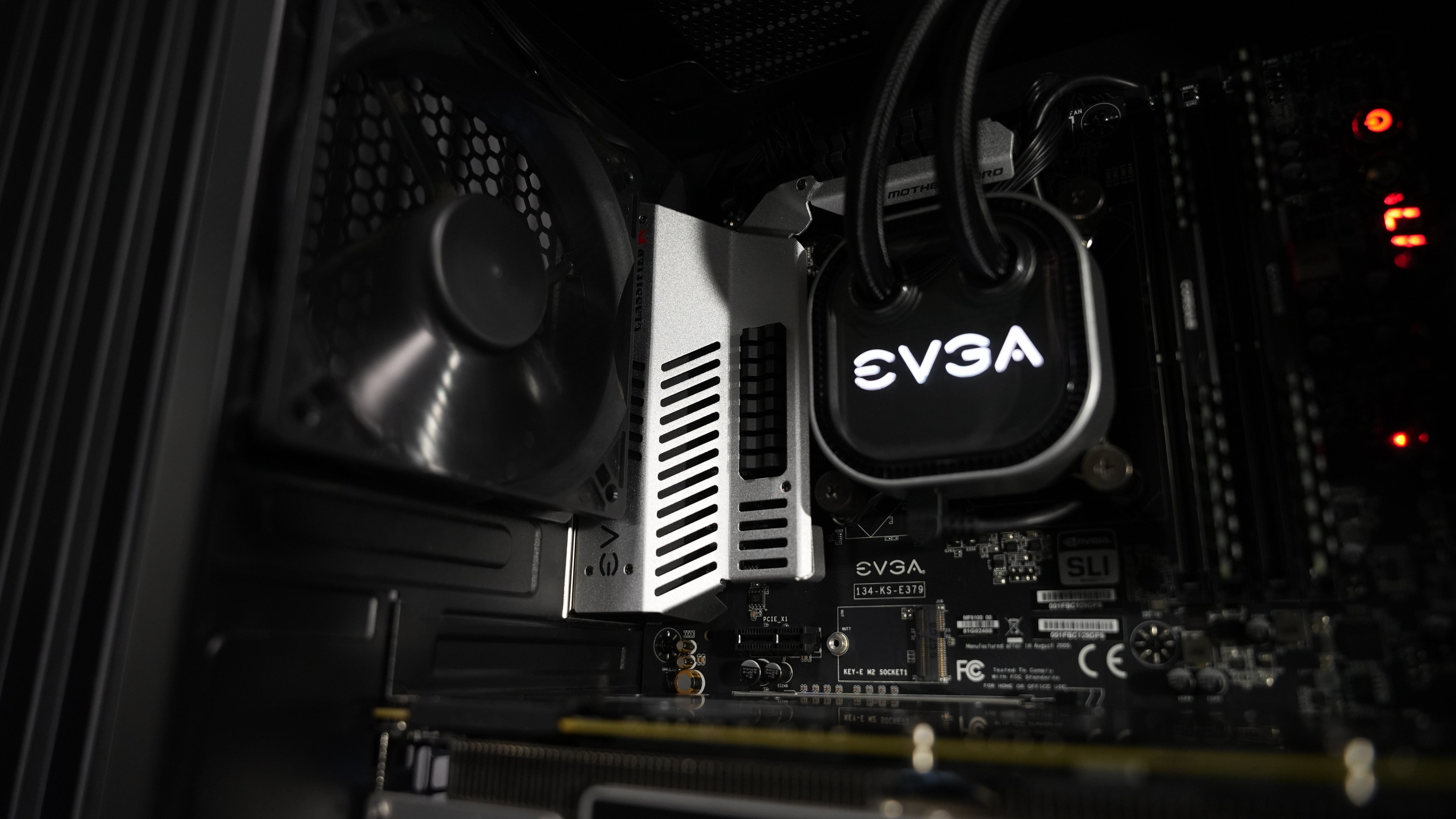 Intel i7 8700 + GTX 1070 Gaming PC