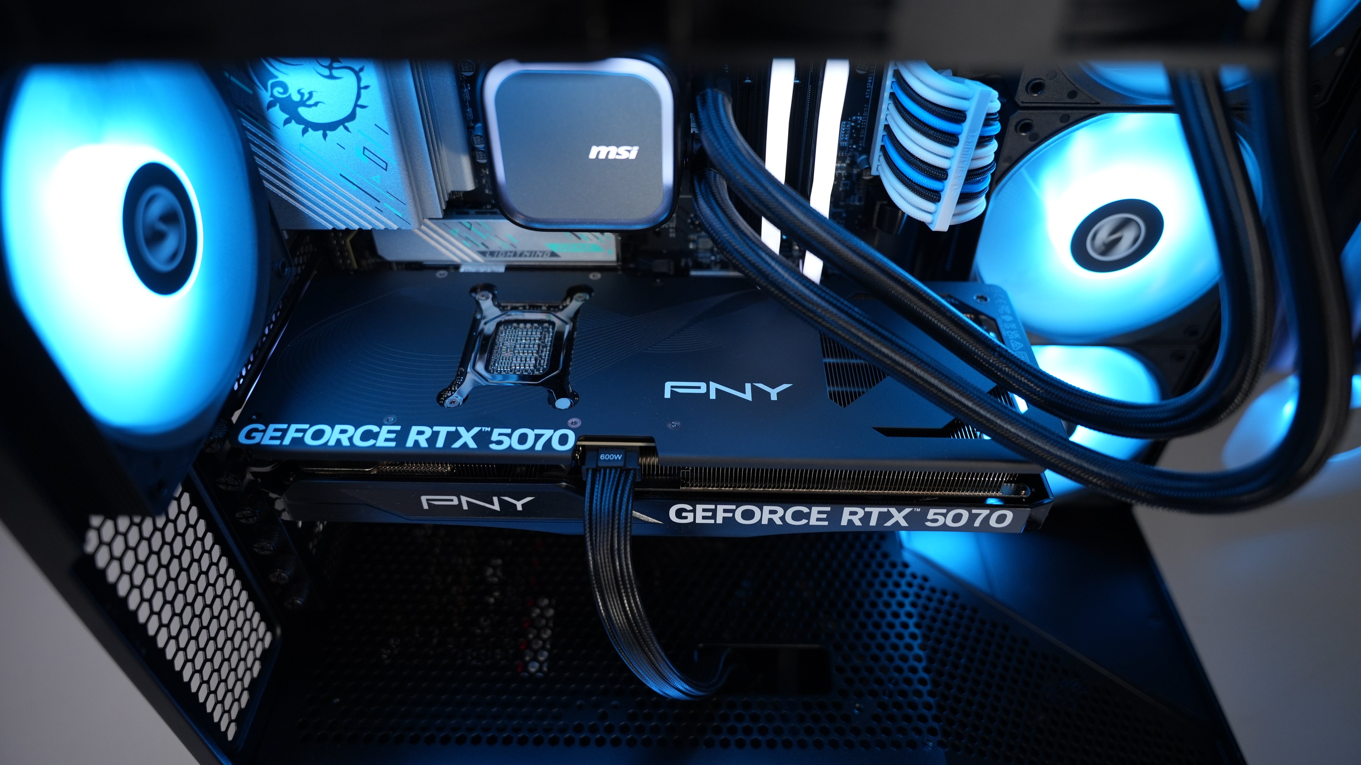 Ryzen 5 9600X + RTX 5070 Gaming PC