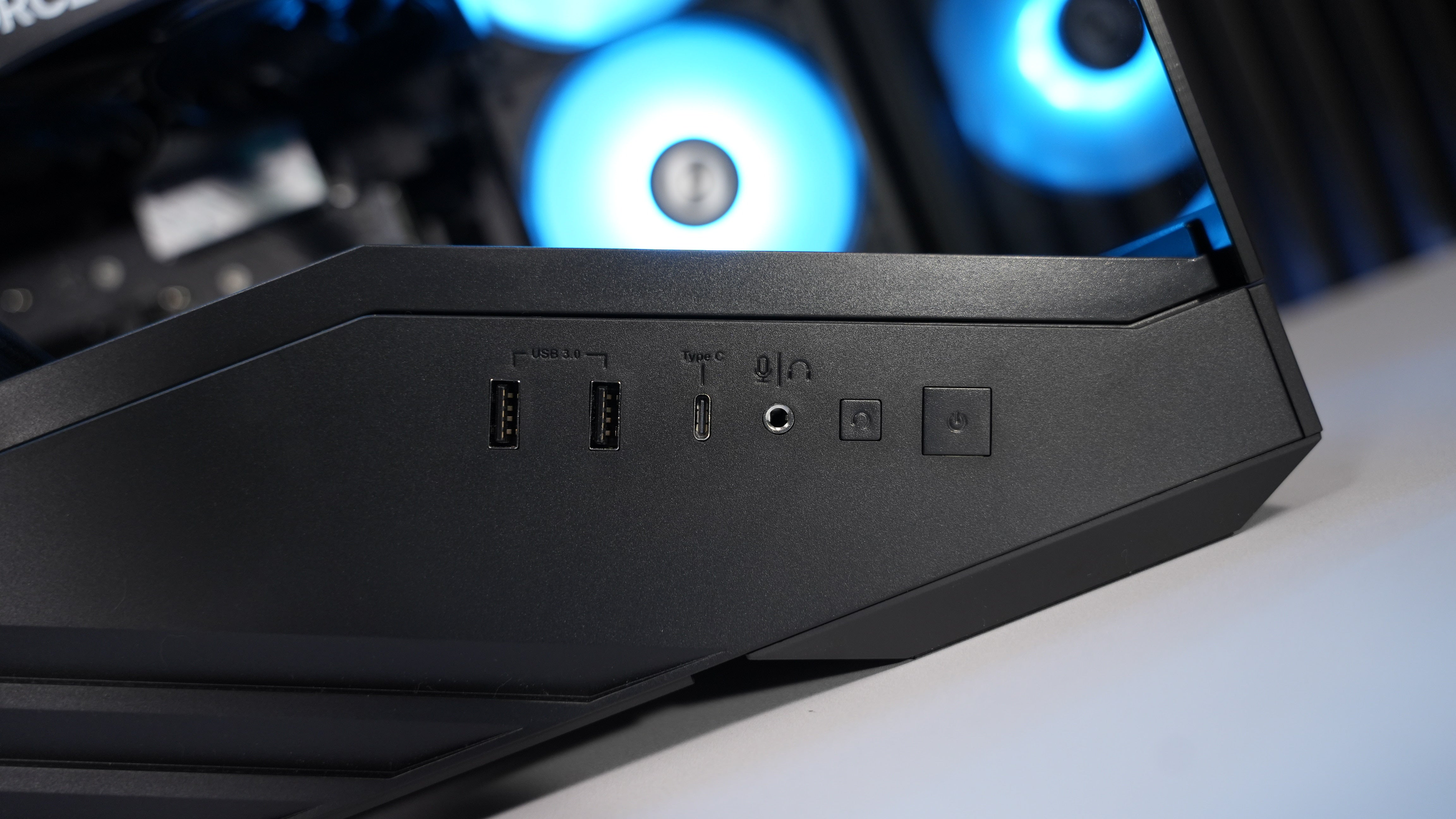 Ryzen 5 9600X + RTX 5070 Gaming PC