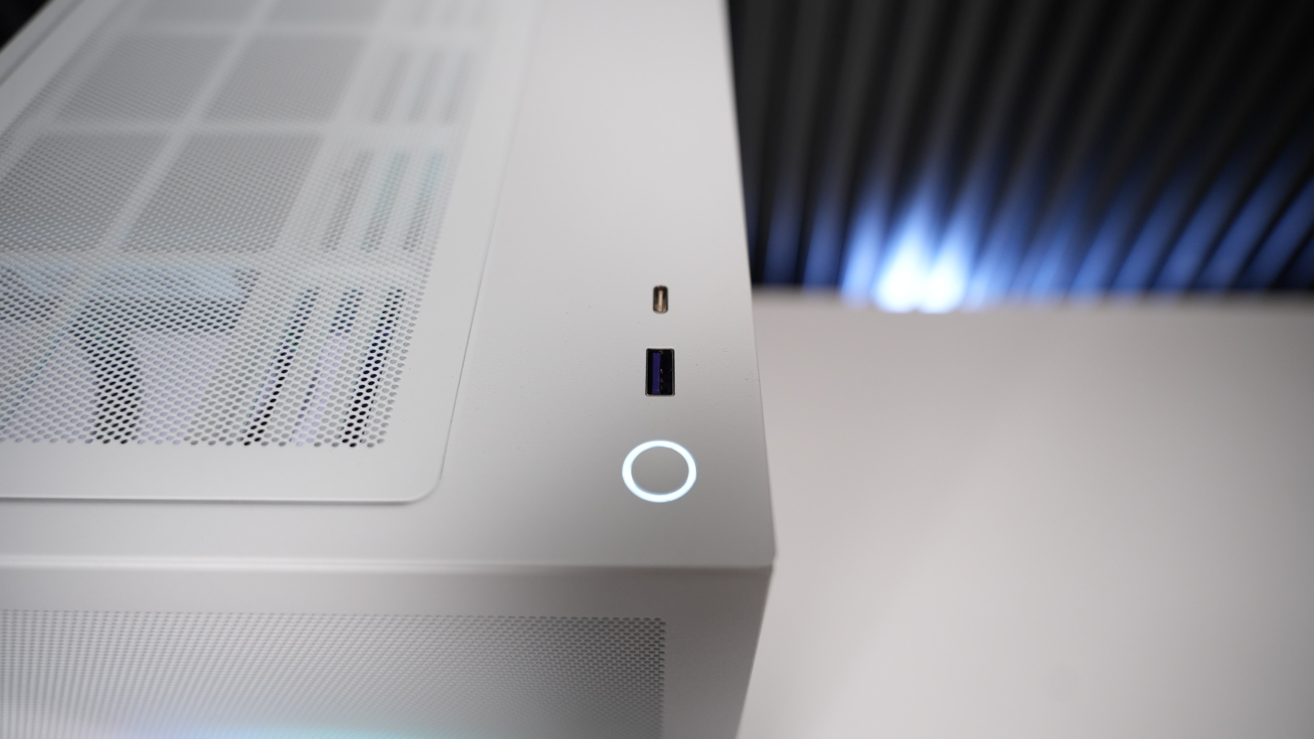 Intel i5 12600KF + RX 9060XT Gaming PC