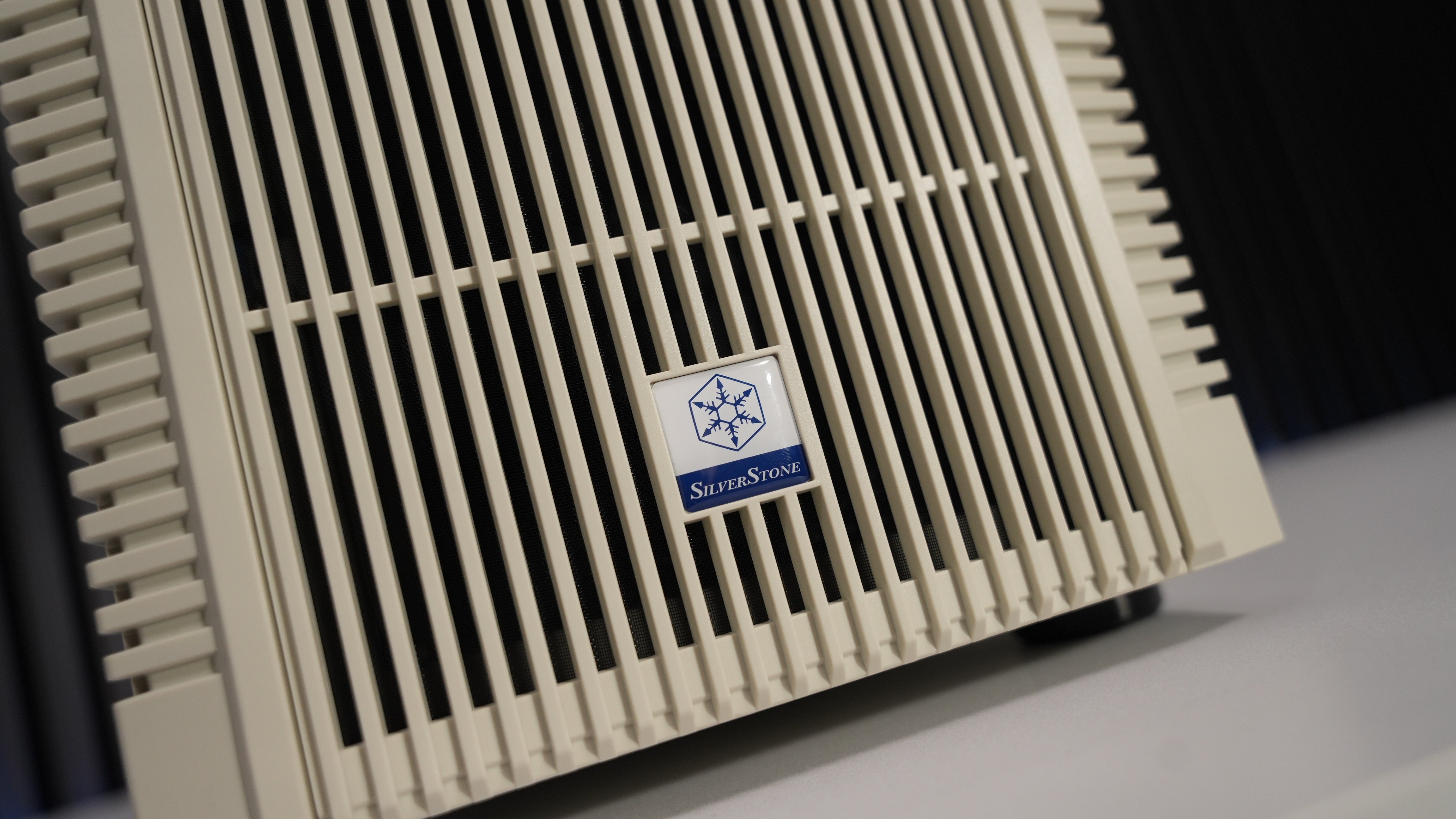 Intel Ultra 7 265K + RTX 5070 Gaming/Streaming PC