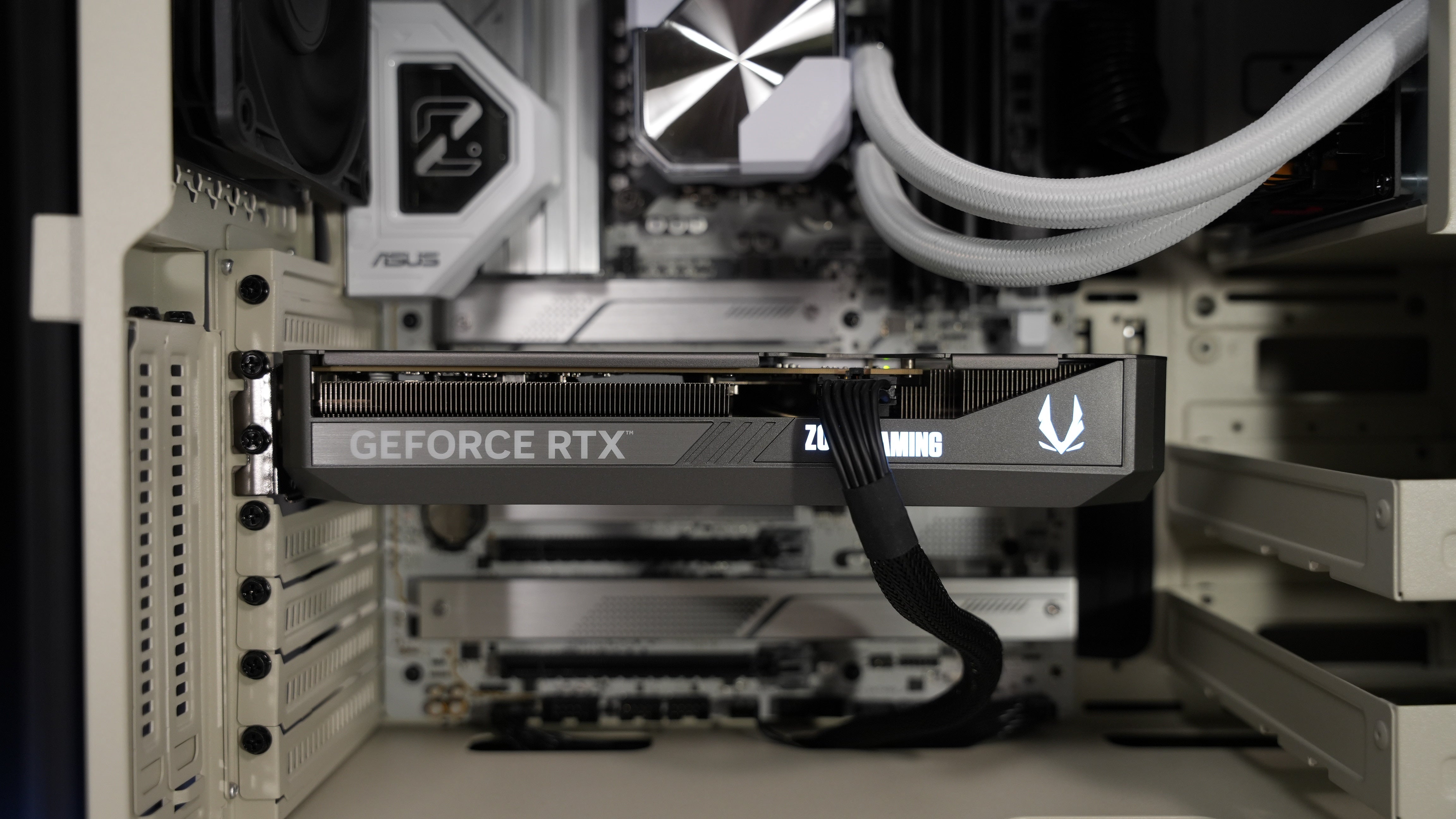 Intel Ultra 7 265K + RTX 5070 Gaming/Streaming PC