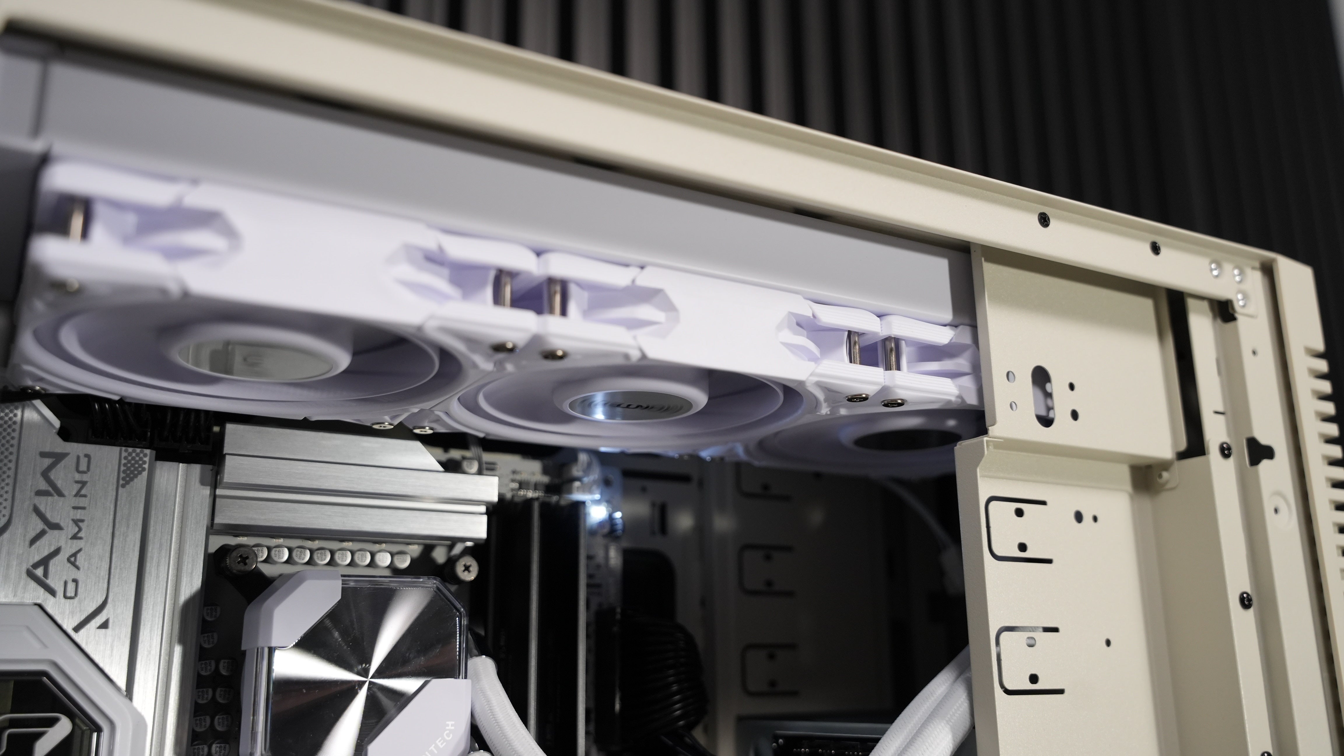 Intel Ultra 7 265K + RTX 5070 Gaming/Streaming PC