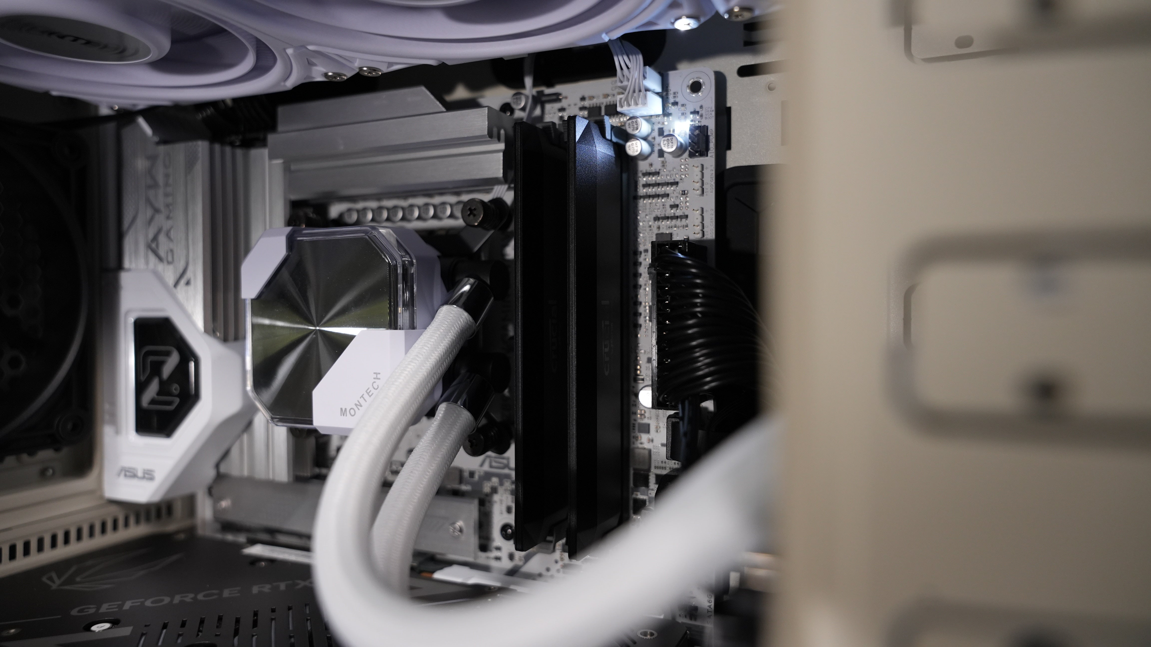 Intel Ultra 7 265K + RTX 5070 Gaming/Streaming PC