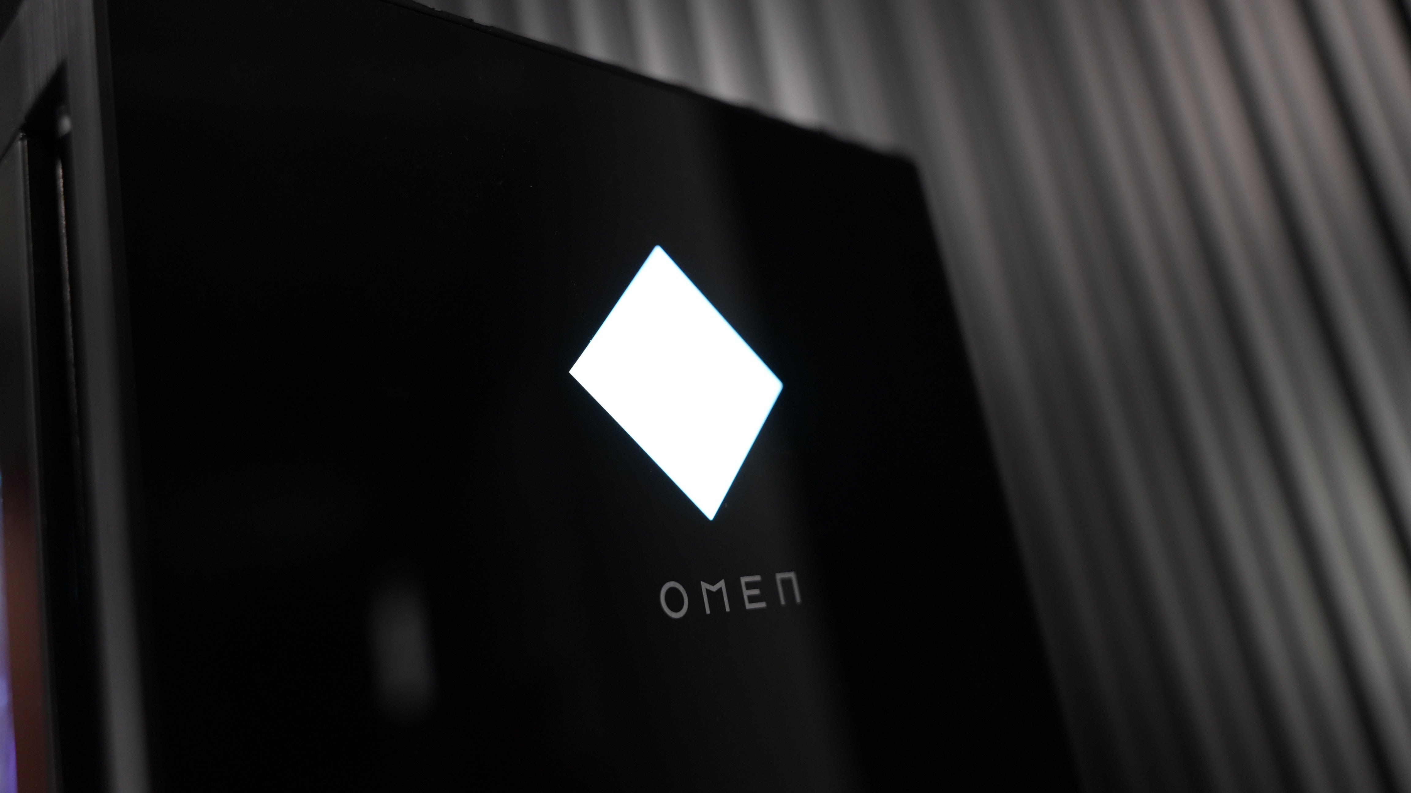 Ryzen 7 5700G + RTX 3070 Gaming PC