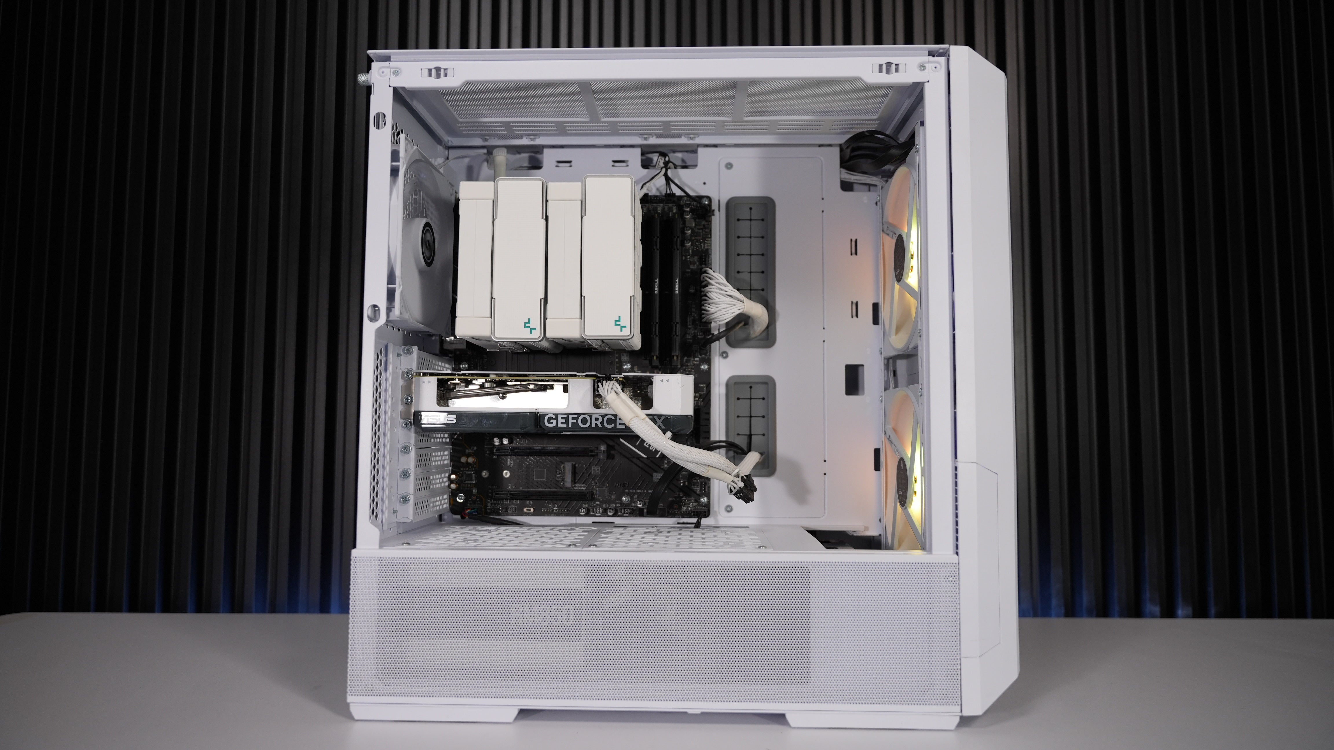 Ryzen 7 7700X + RTX 4060 Ti 8GB Gaming PC