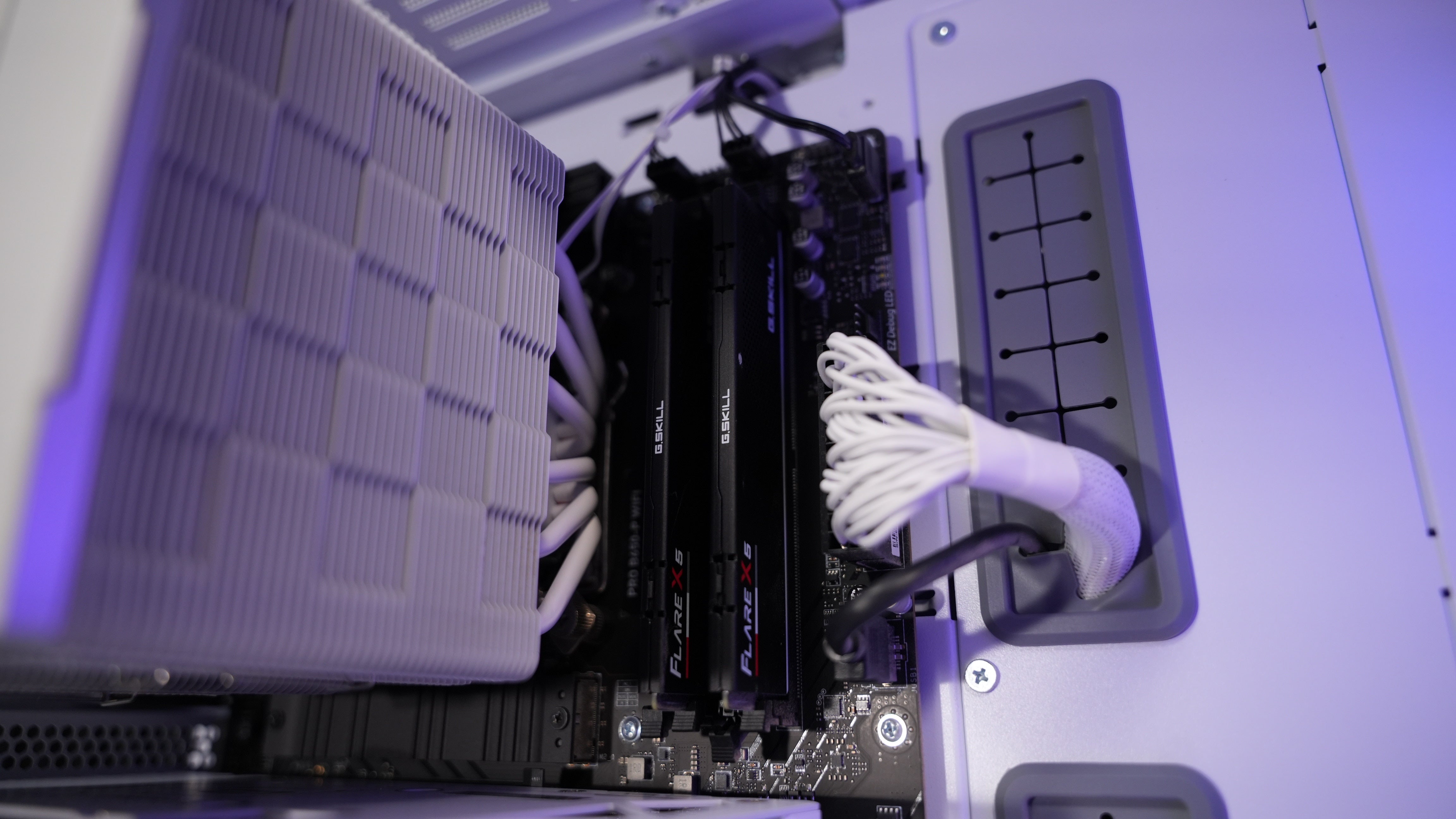 Ryzen 7 7700X + RTX 4060 Ti 8GB Gaming PC