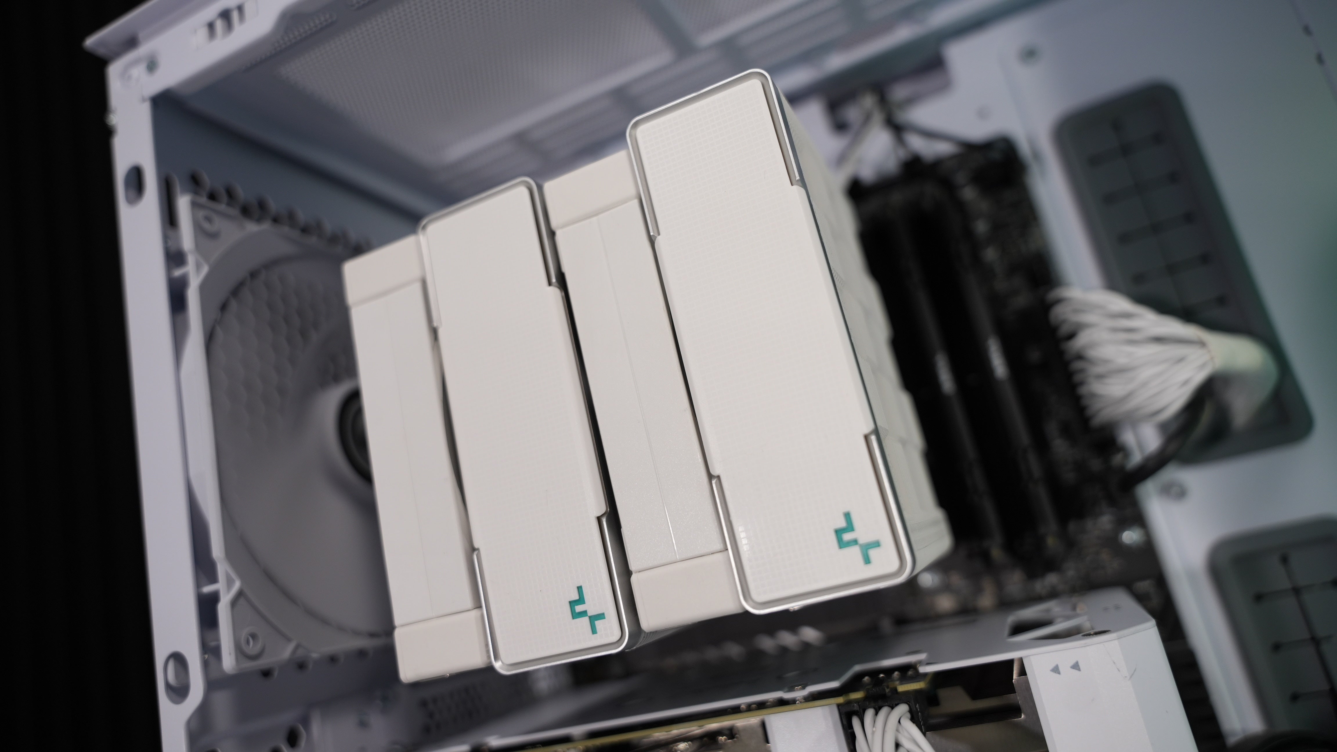 Ryzen 7 7700X + RTX 4060 Ti 8GB Gaming PC