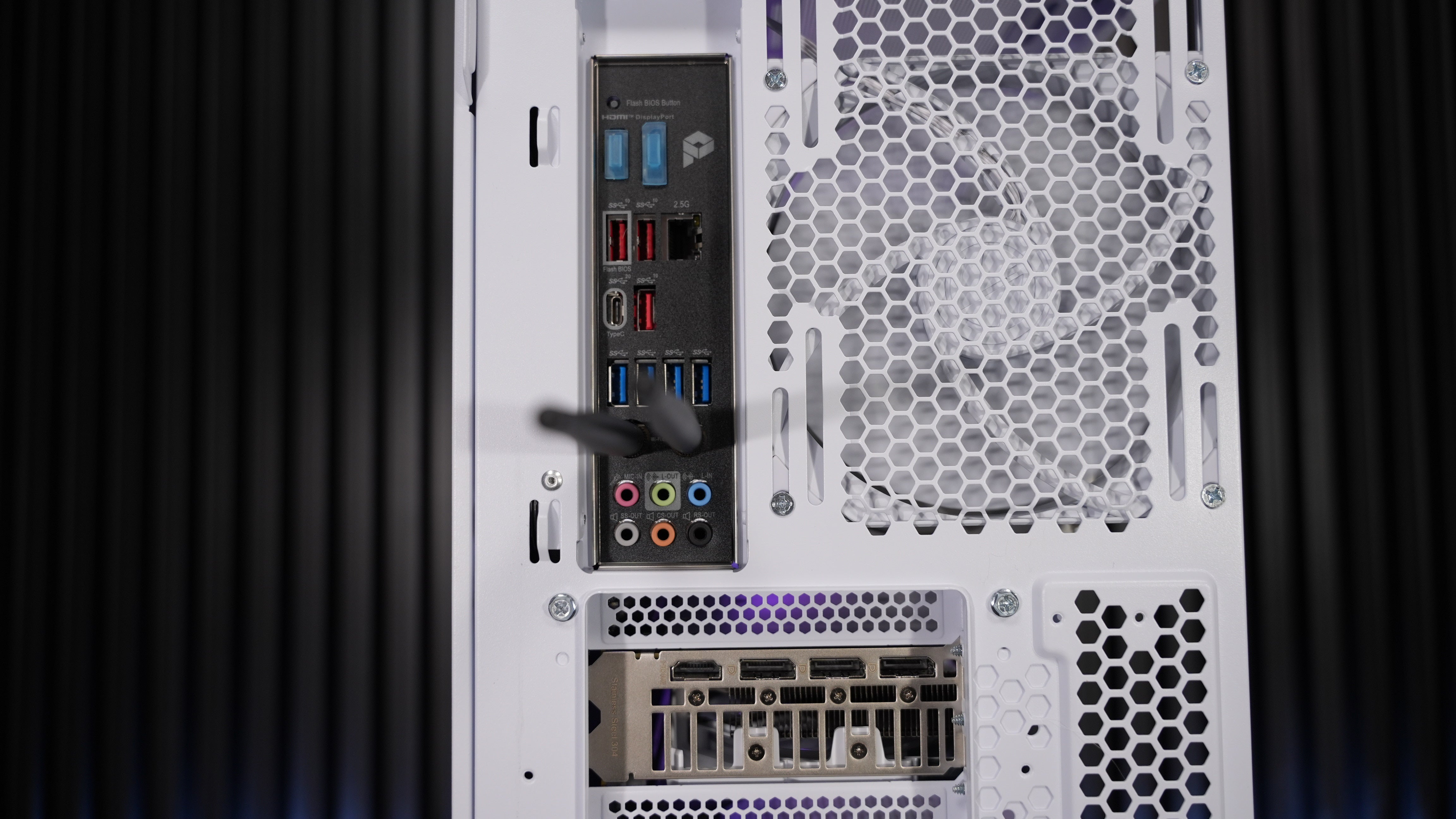 Ryzen 7 7700X + RTX 4060 Ti 8GB Gaming PC