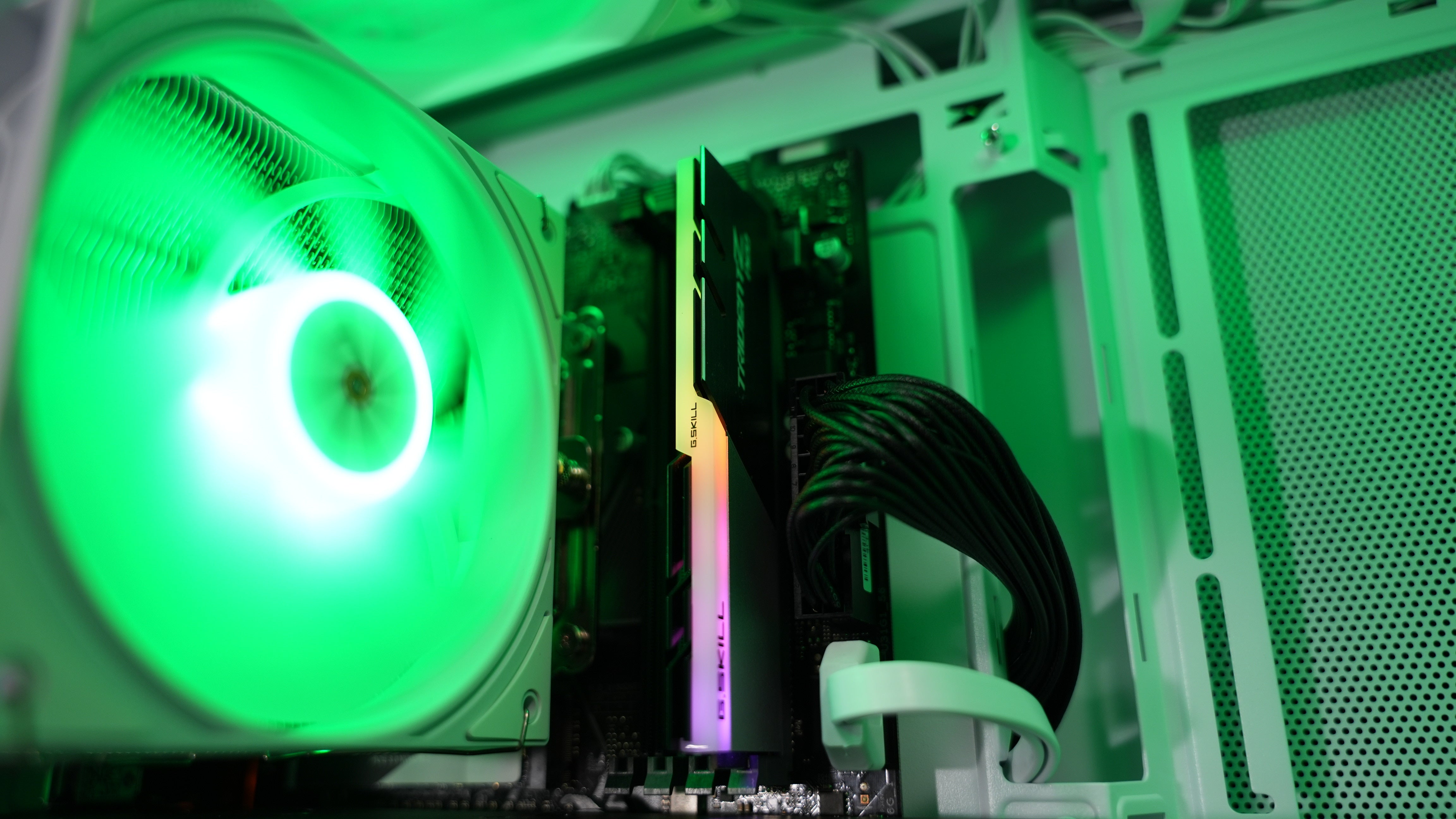 Intel i7 9700T + RTX 2070 Gaming PC