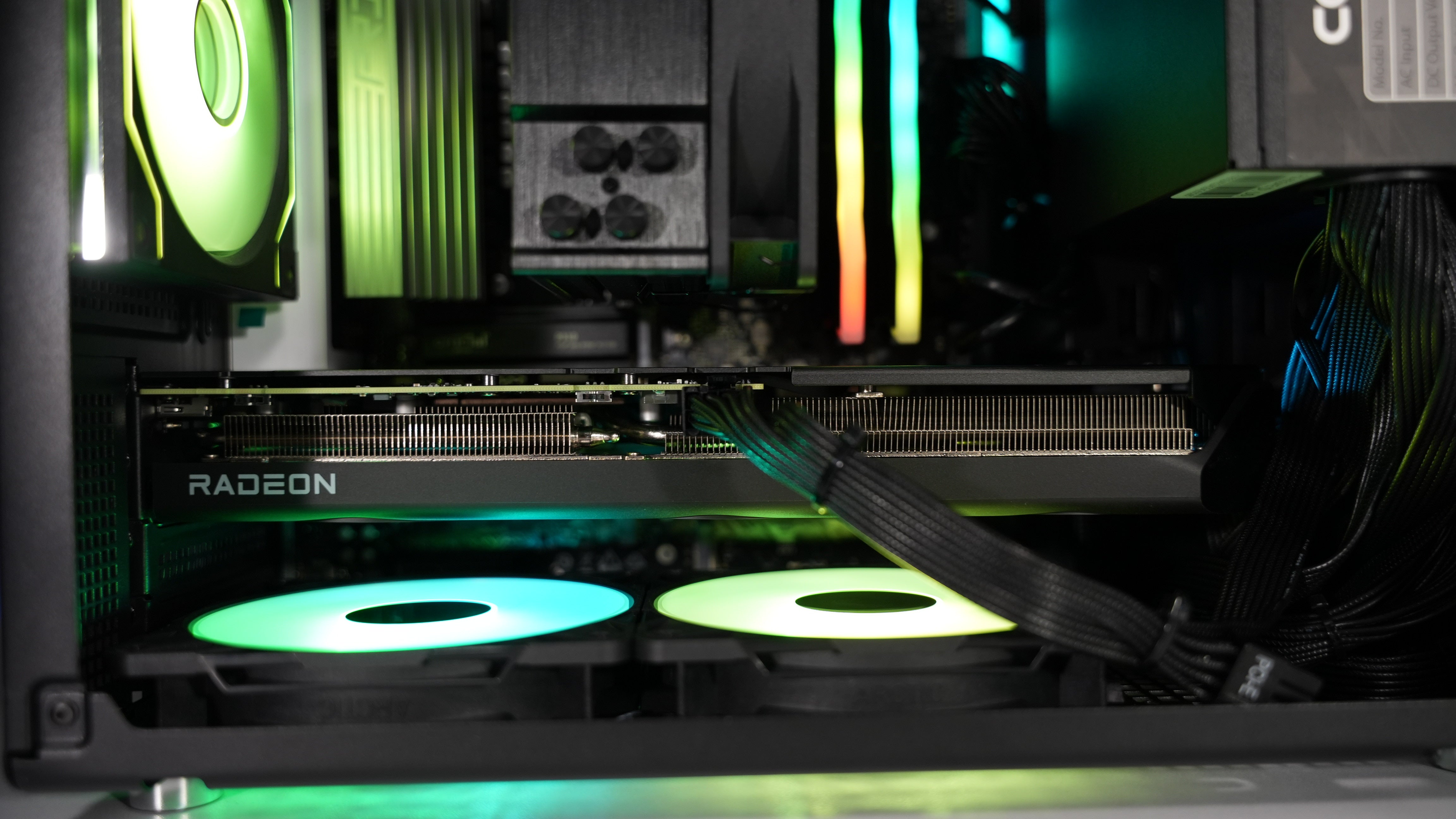 Ryzen 5 9600X + RX 9060XT Gaming PC