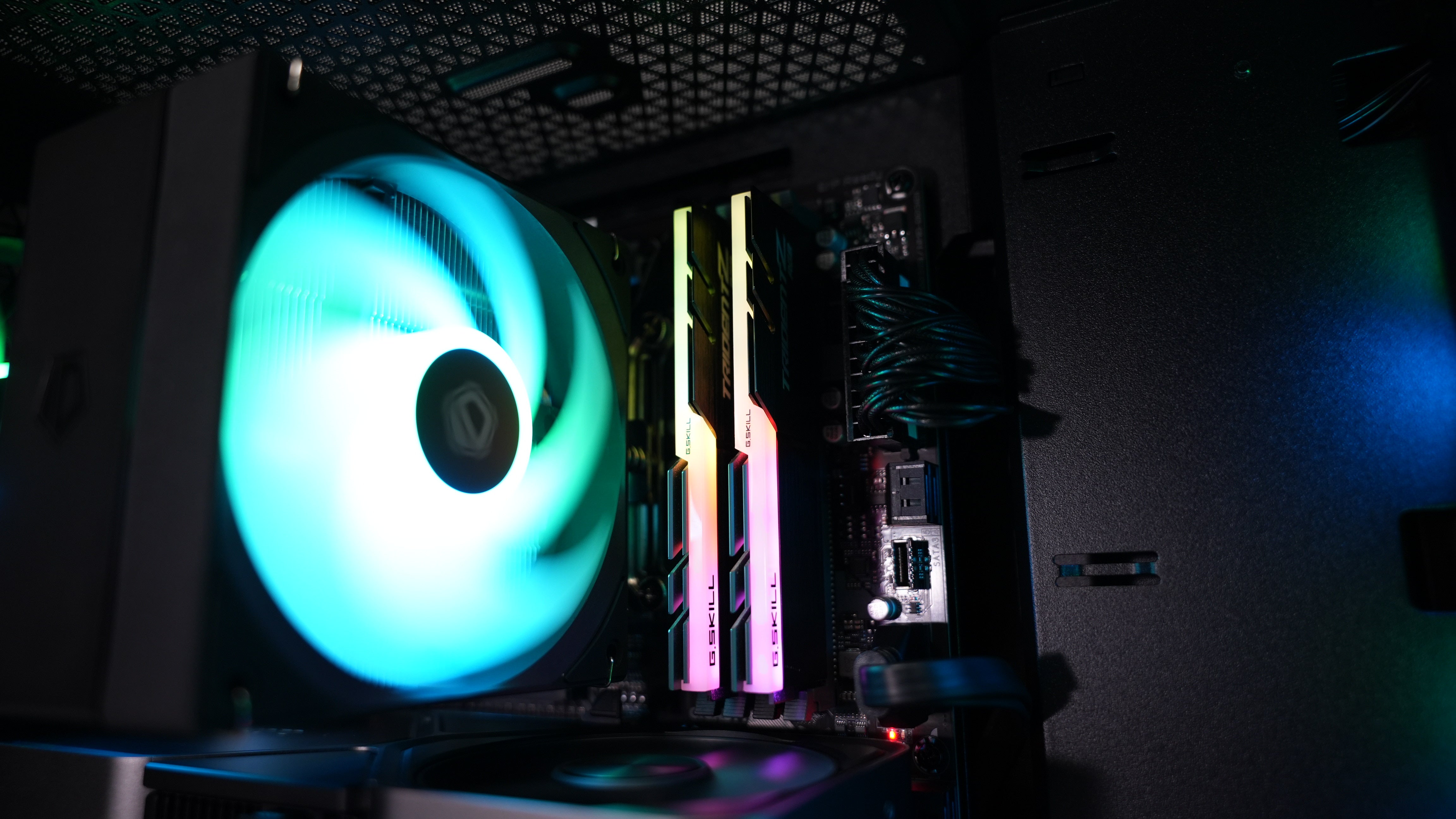 Intel i5 12600KF + RTX 4070 Gaming/Streaming PC