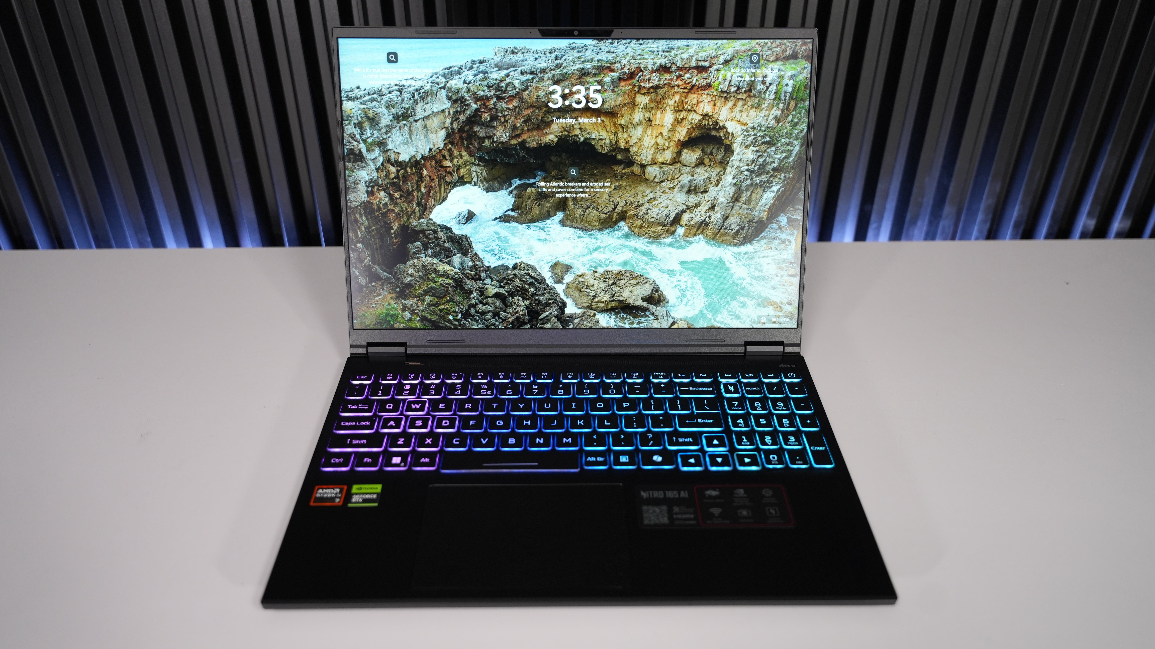 Ryzen AI 7 350 + RTX 5060 Gaming Laptop