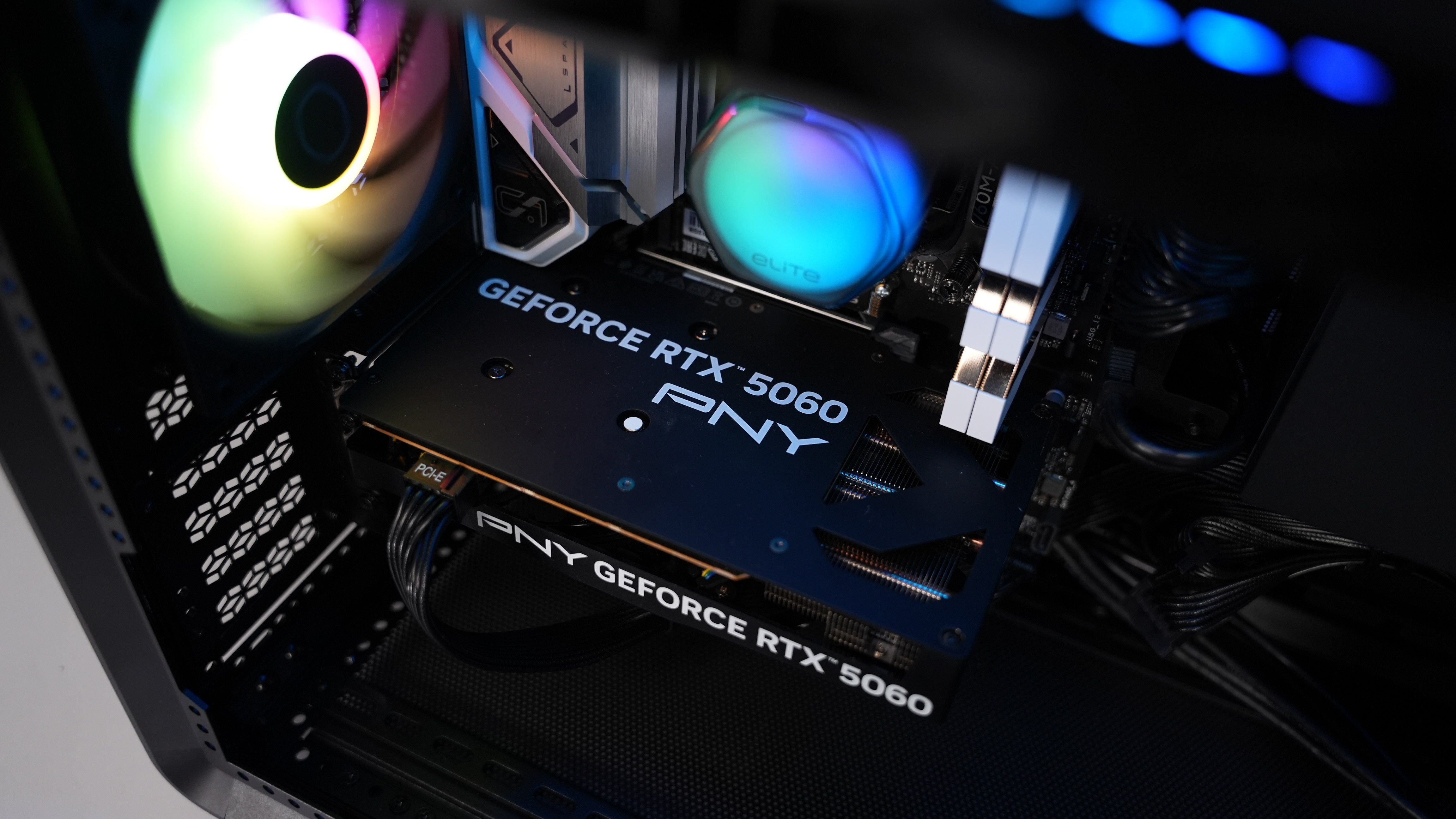 Intel i5 12600KF + RTX 5060 Gaming PC