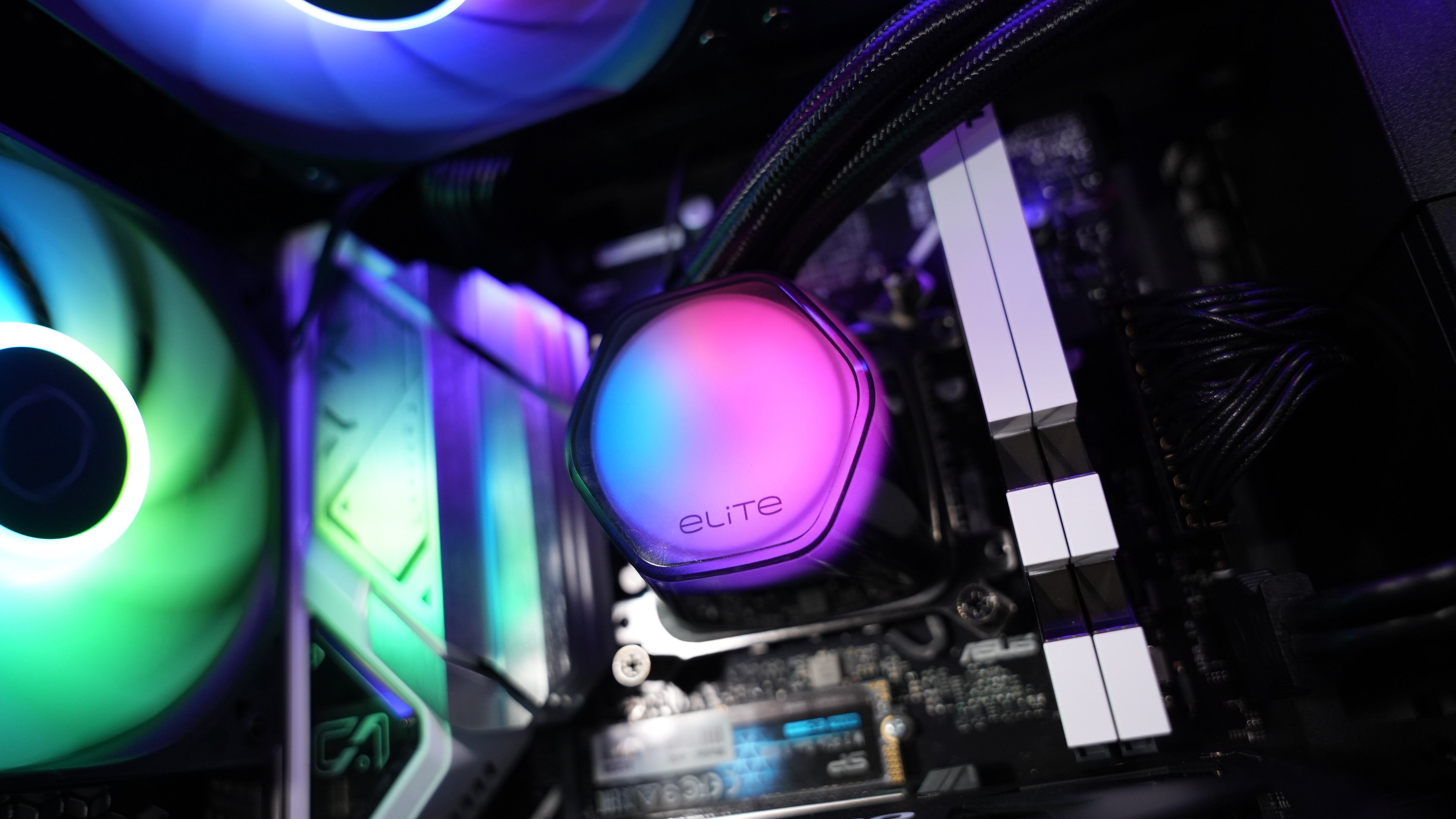Intel i5 12600KF + RTX 5060 Gaming PC