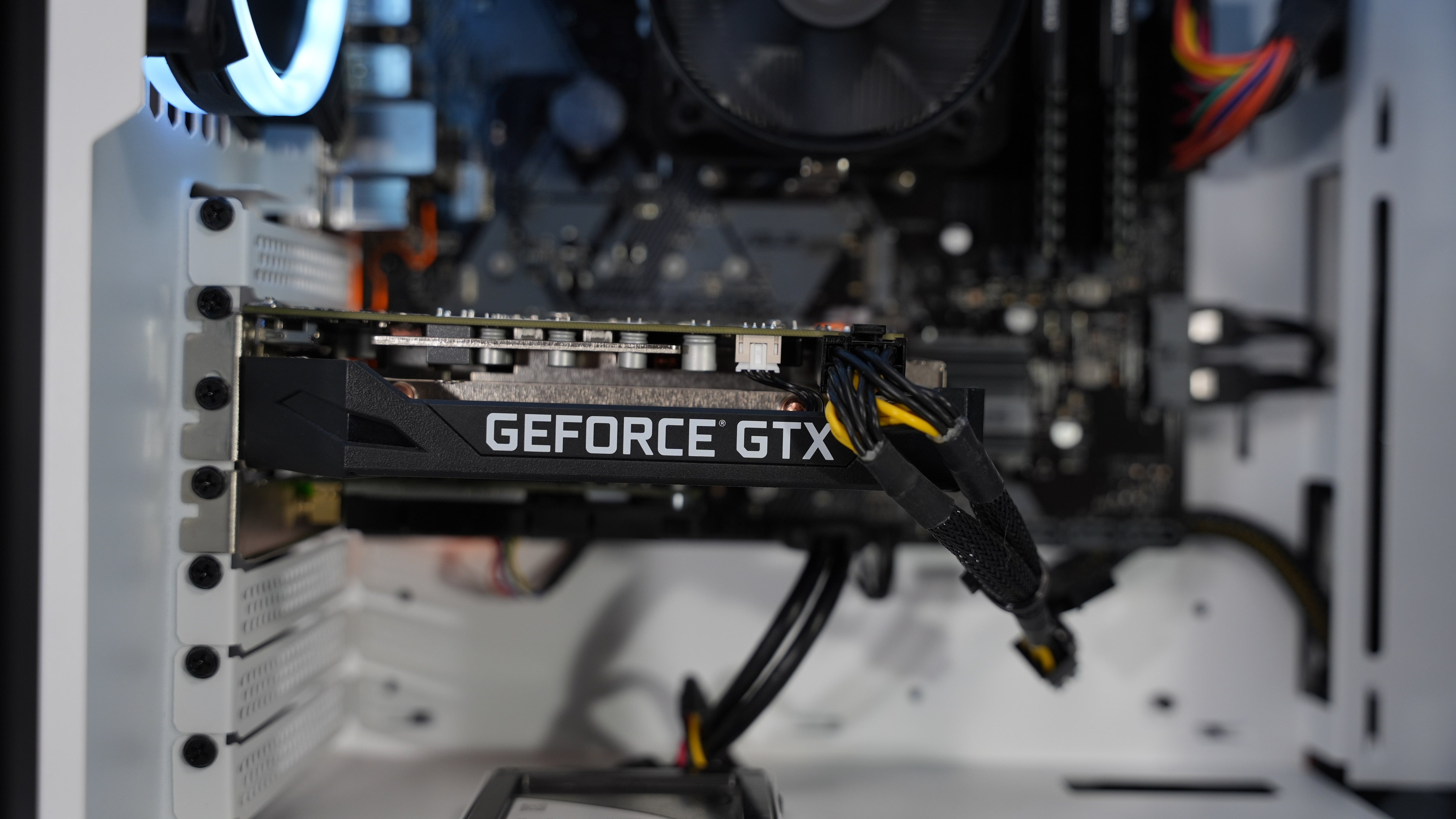 Ryzen 5 3600 + GTX 1660 Super Gaming PC