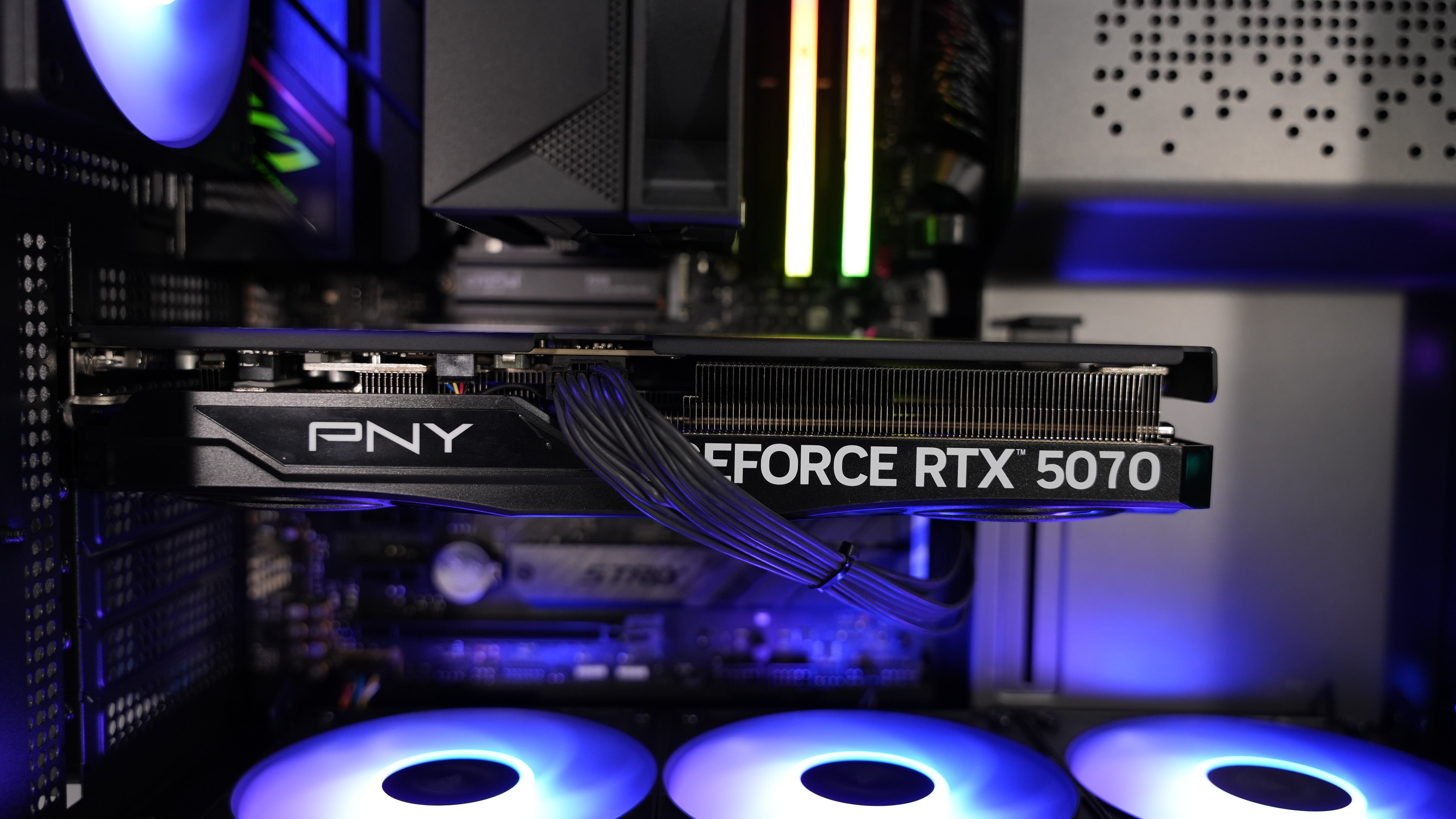 Ryzen 7 7800X3D + RTX 5070 Gaming/Streaming PC