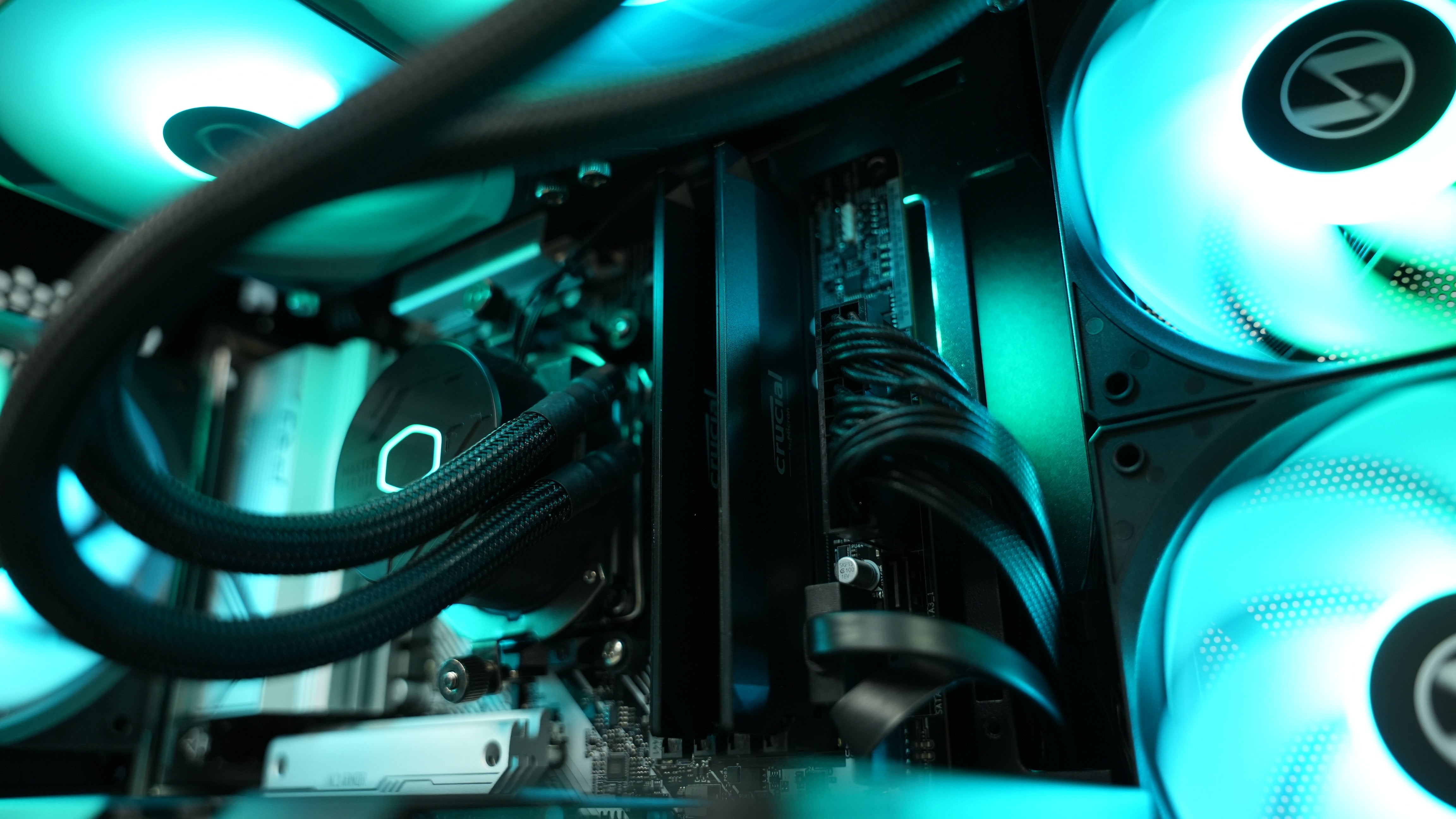 Professional Streamer PC - Ryzen 5 9600X + RX 9070