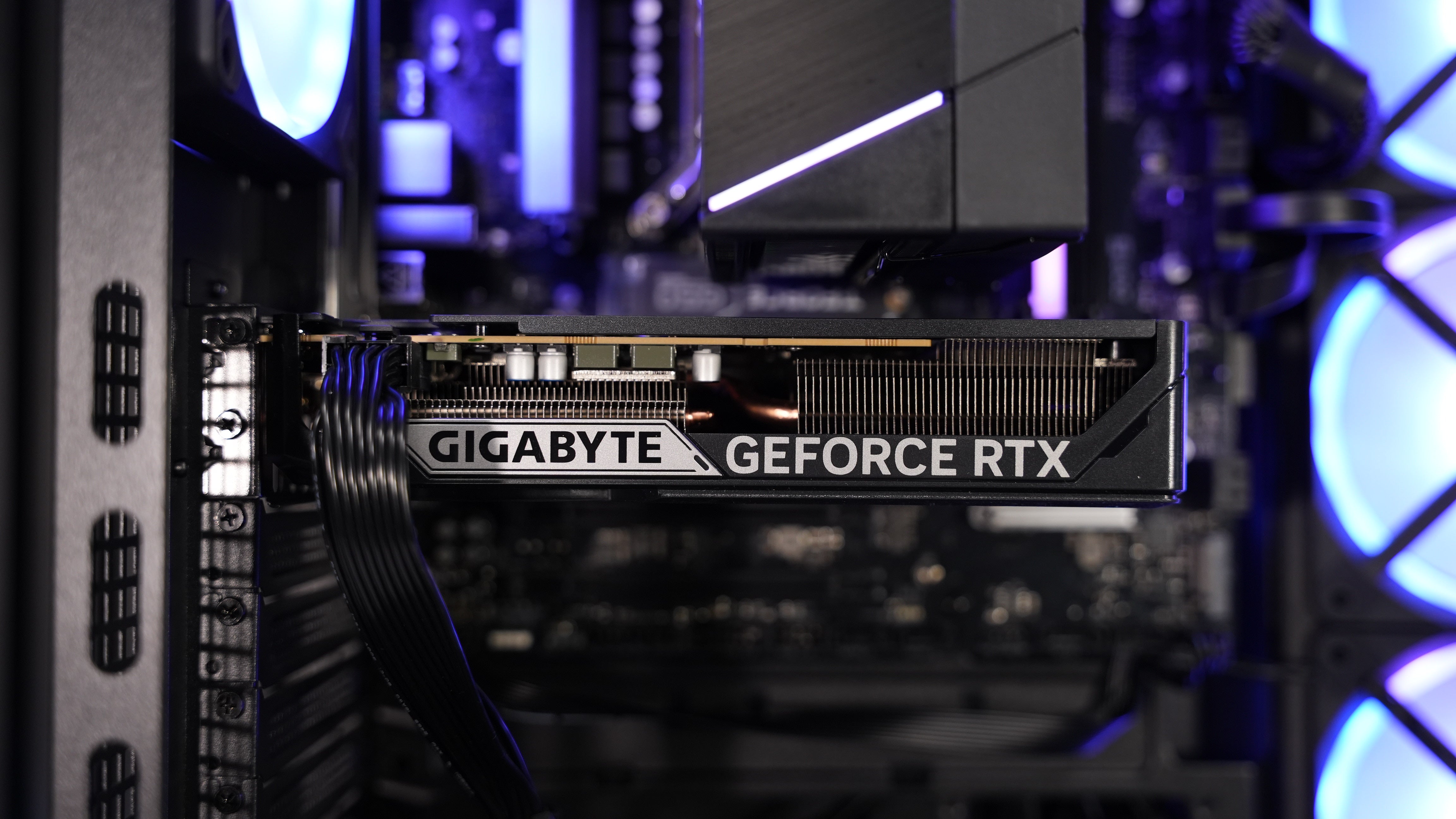 Intel i5 14400F + RTX 5060 Gaming PC