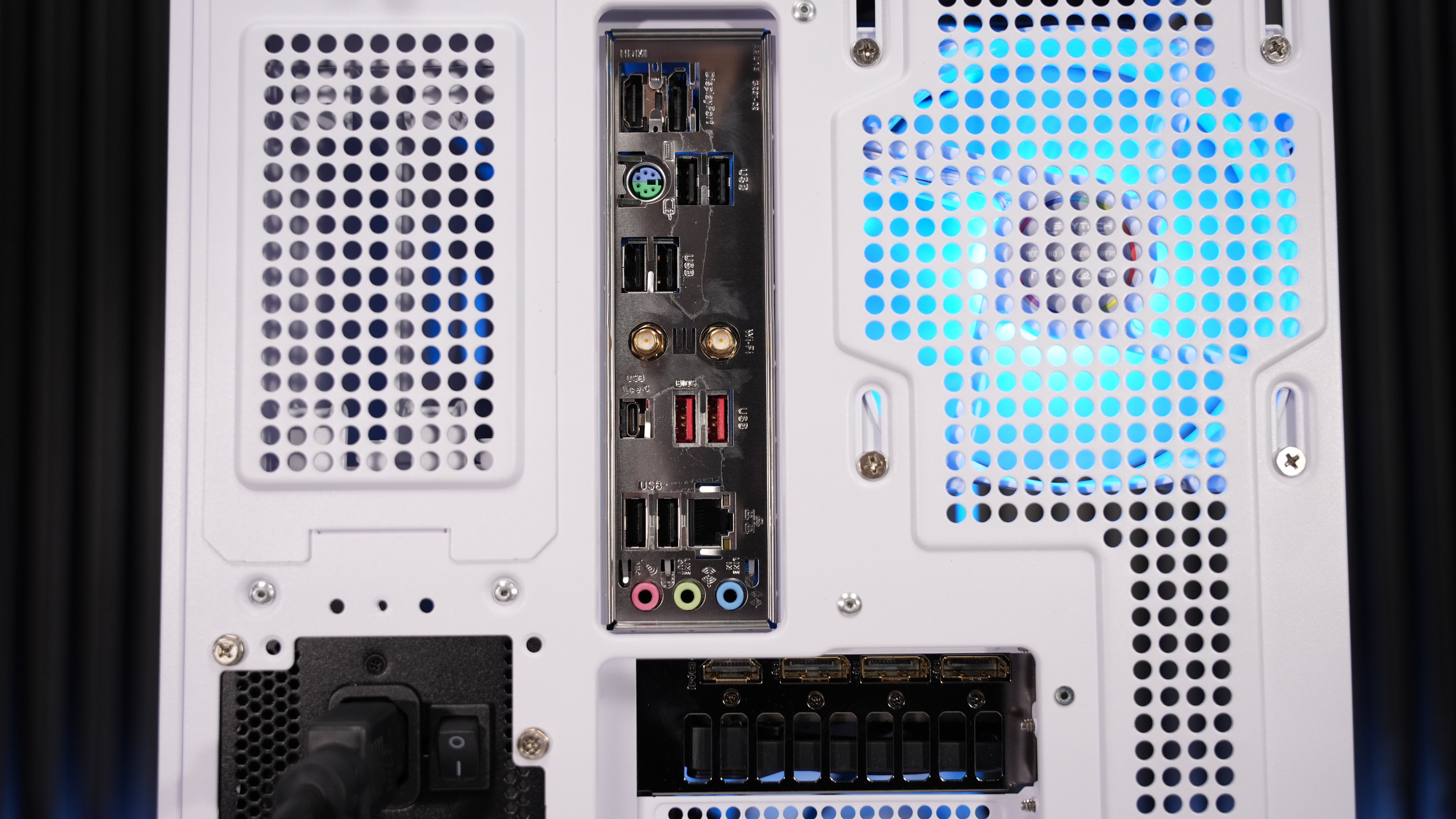 Ryzen 7 9700X + RTX 5060Ti Gaming PC