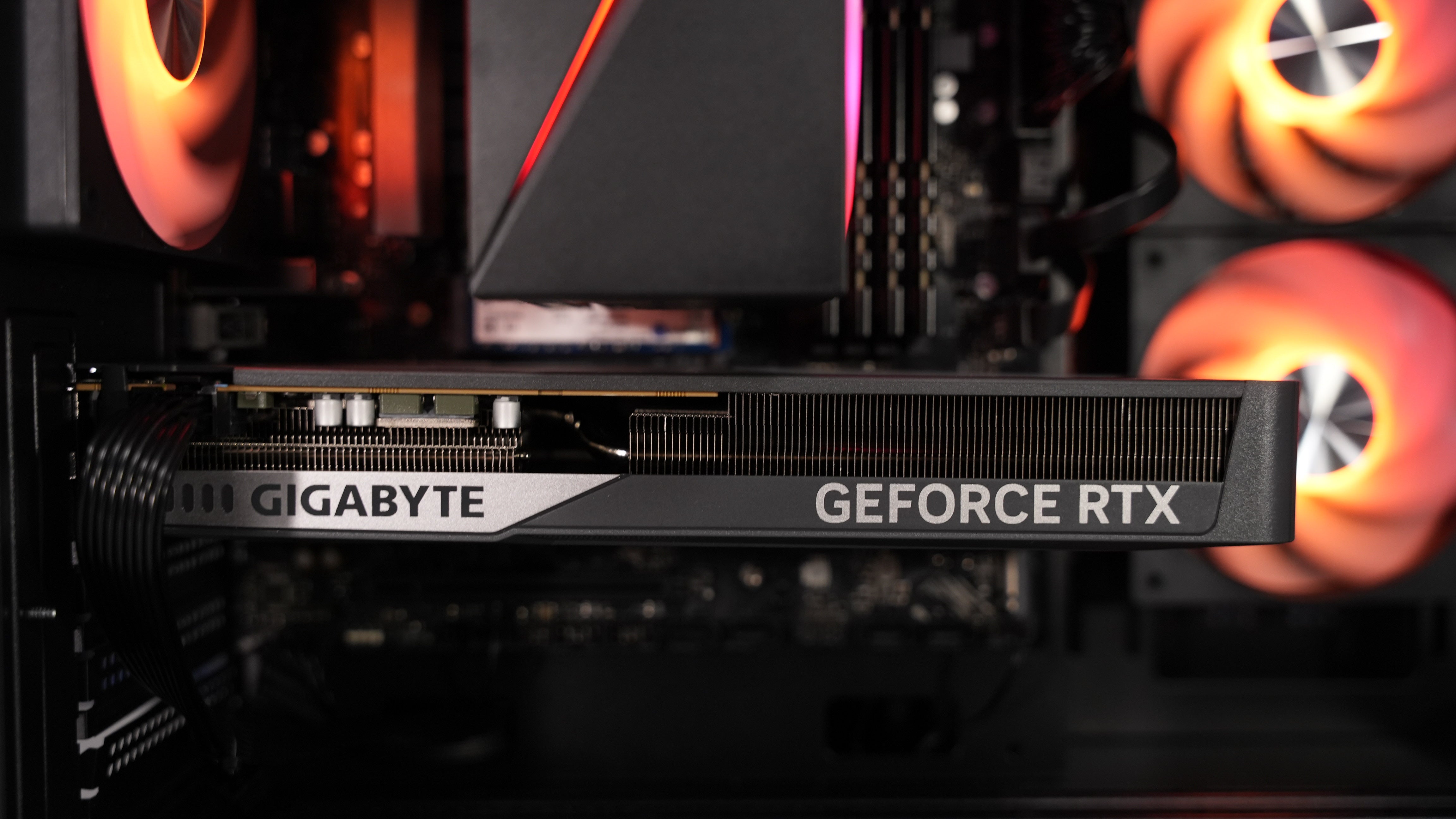 Intel i5 14400F + RTX 5060 Gaming PC