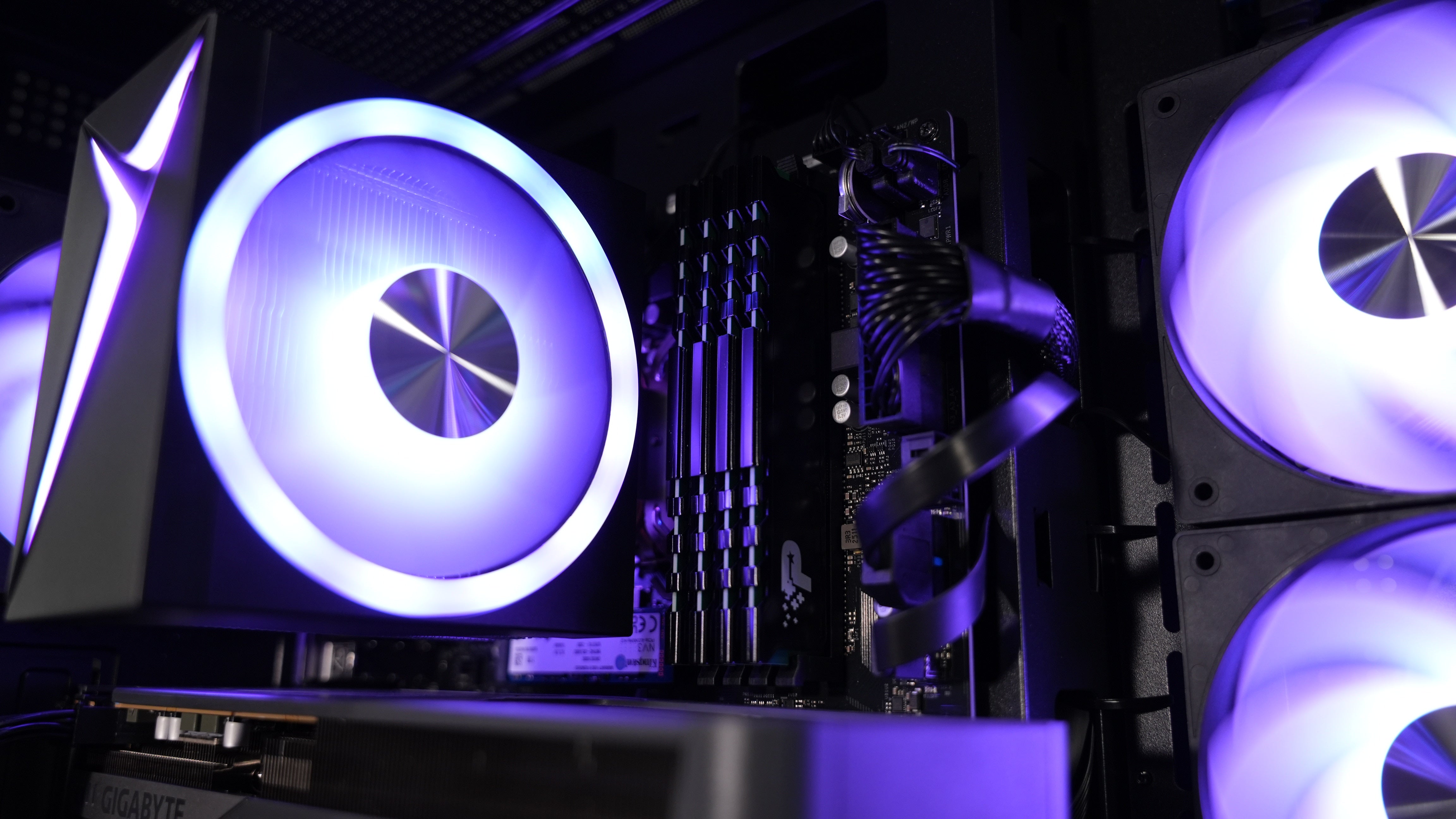 Intel i5 14400F + RTX 5060 Gaming PC