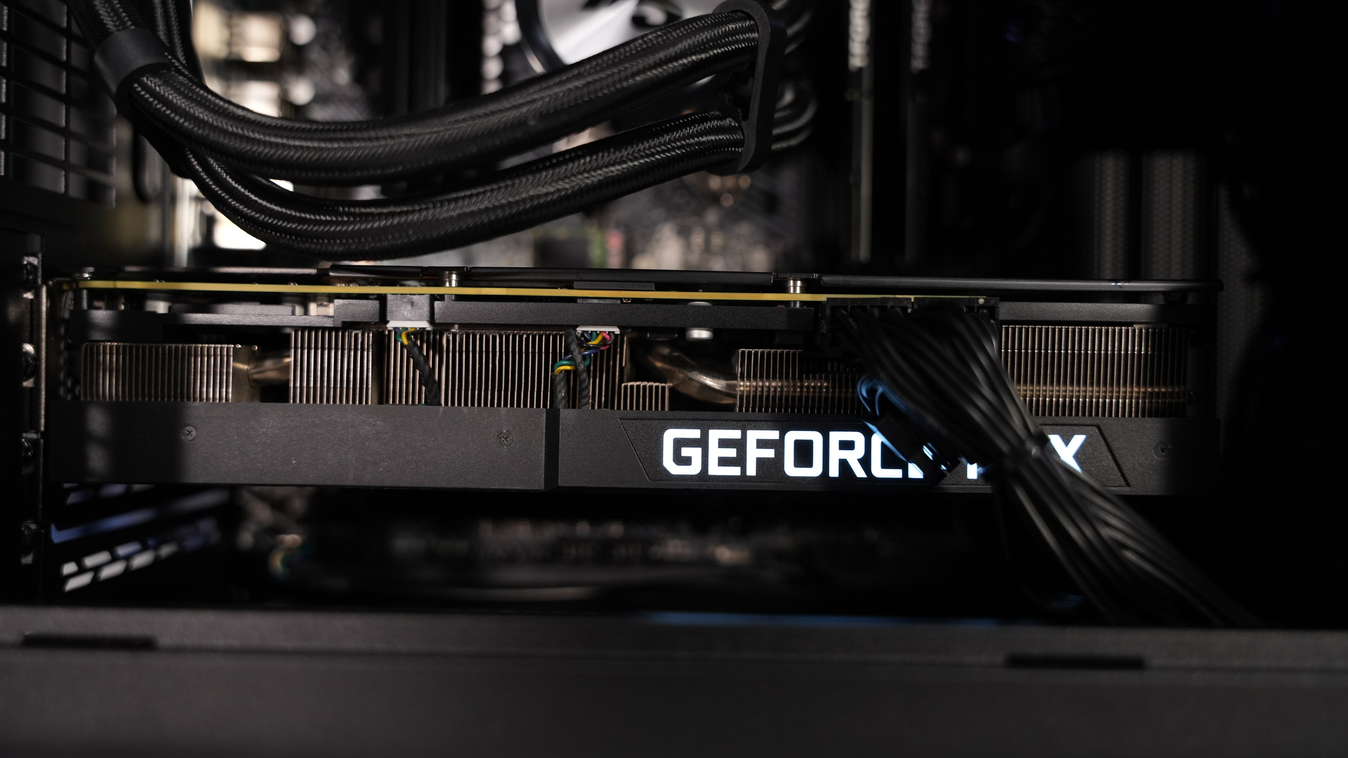 Ryzen 5 7600 + RTX 3080 Gaming PC