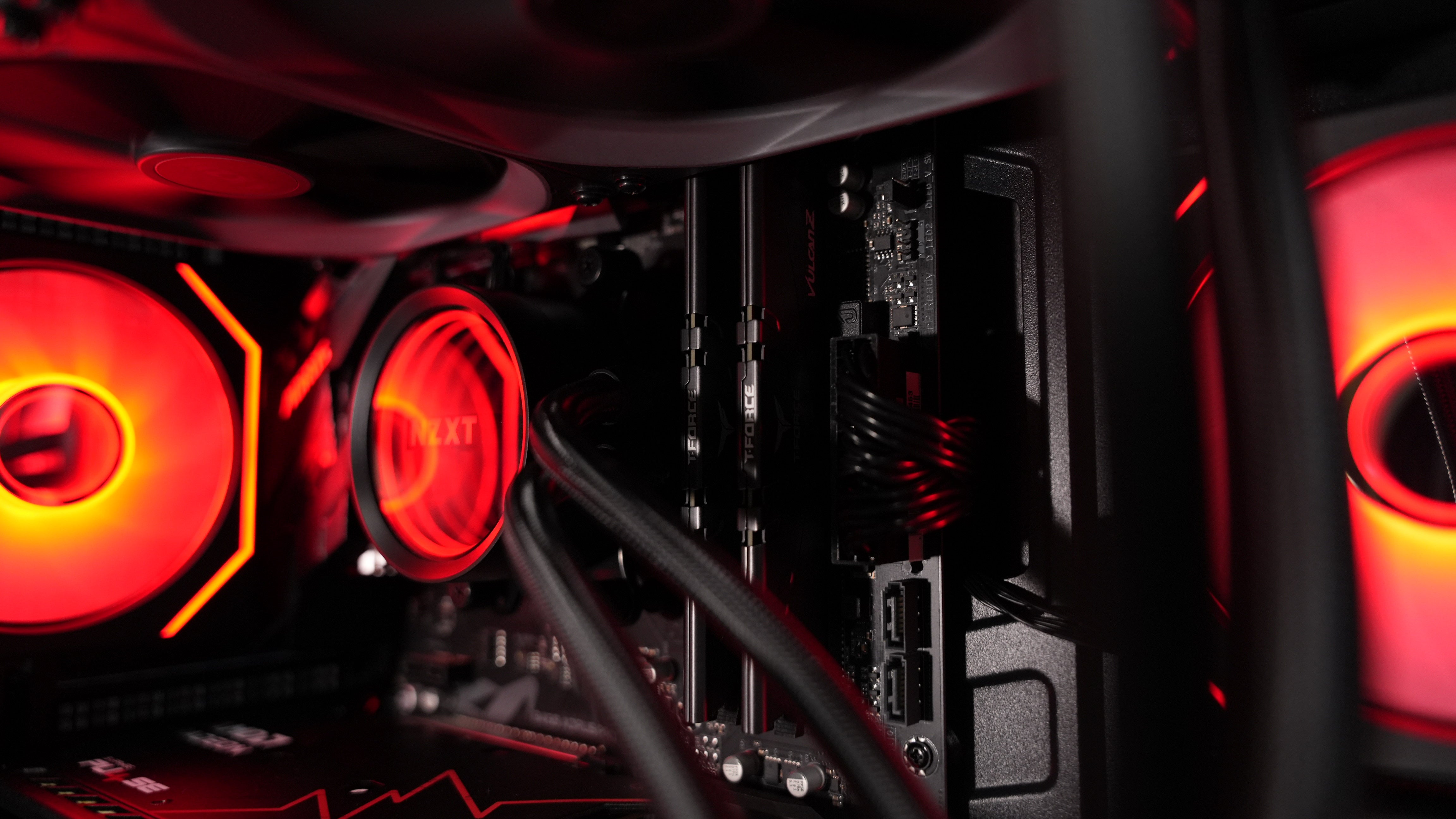 Ryzen 7 5800X3D + RX 9060XT 16GB Gaming PC