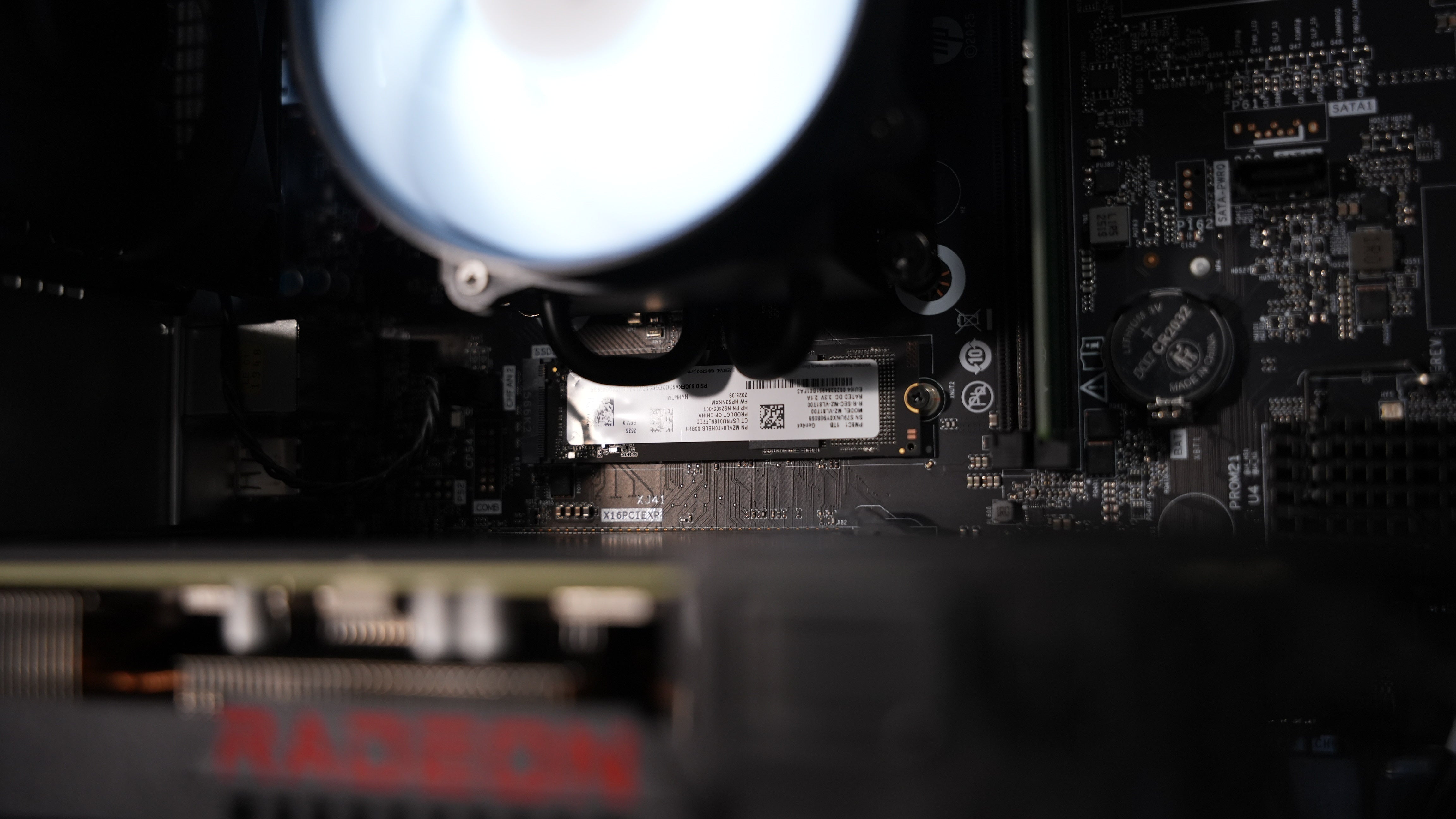 Ryzen 5 8400F + RX 7600 Gaming PC
